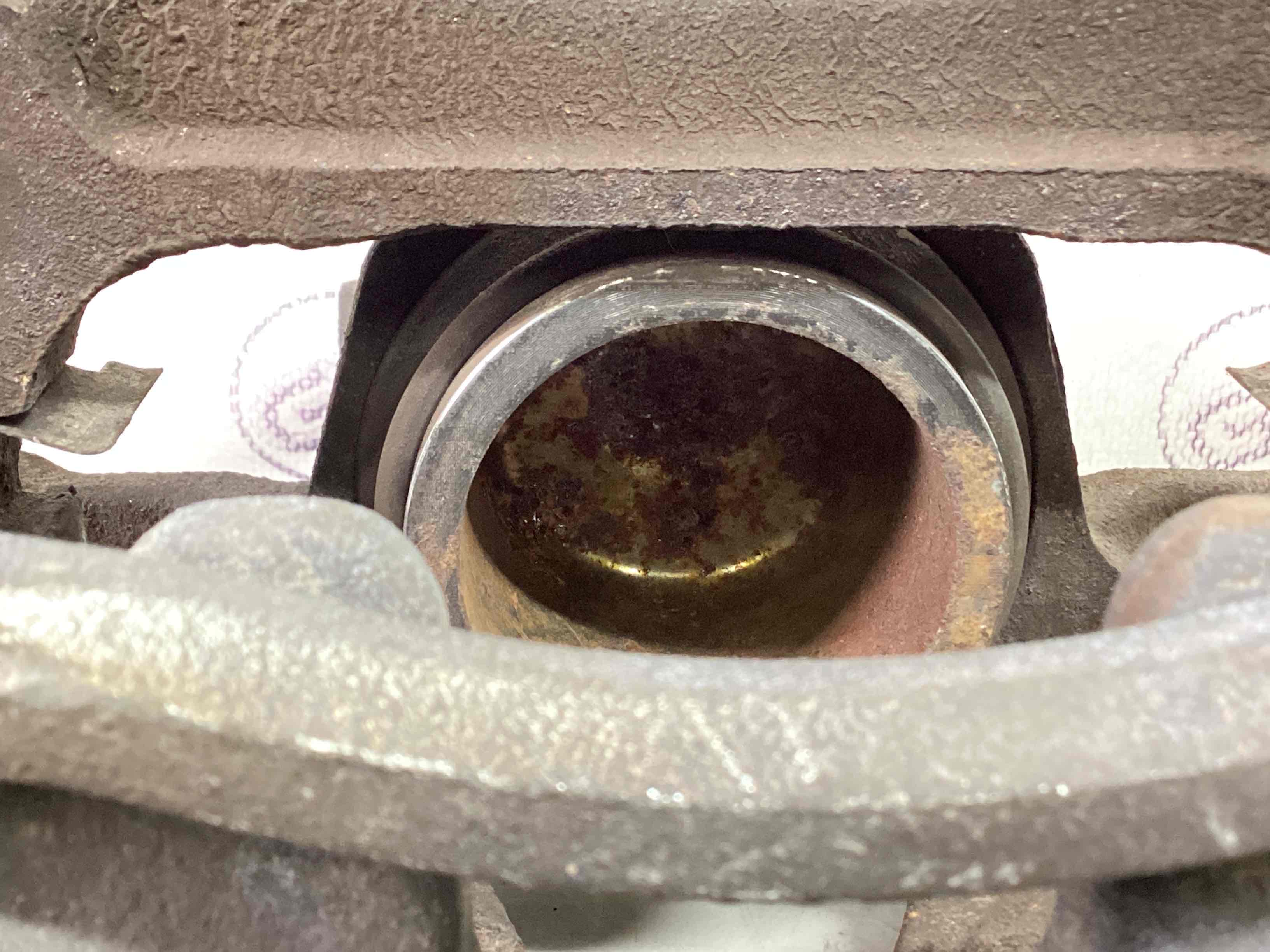 Супорт передній лівий