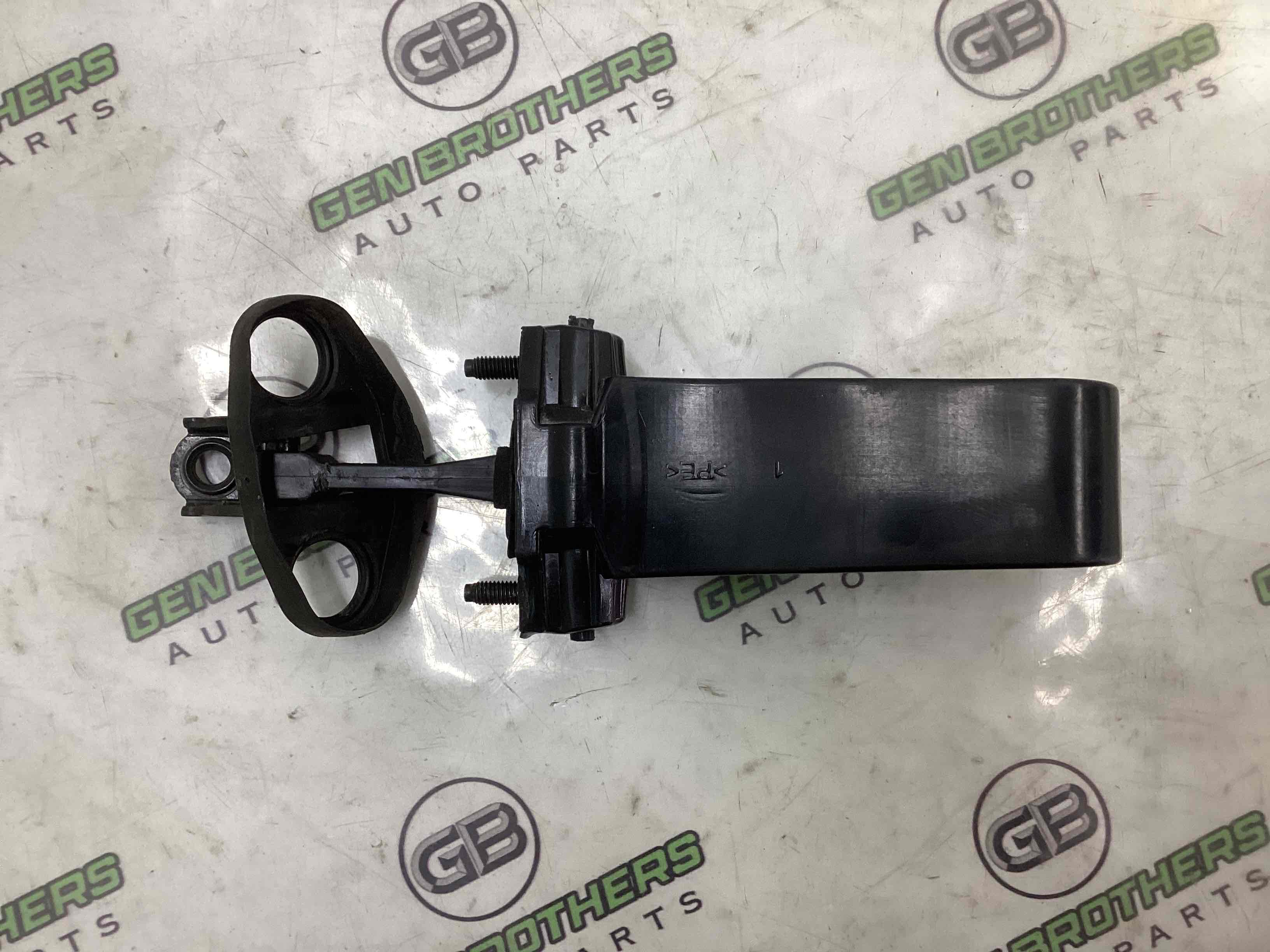 Обмежувач відчинення дверей