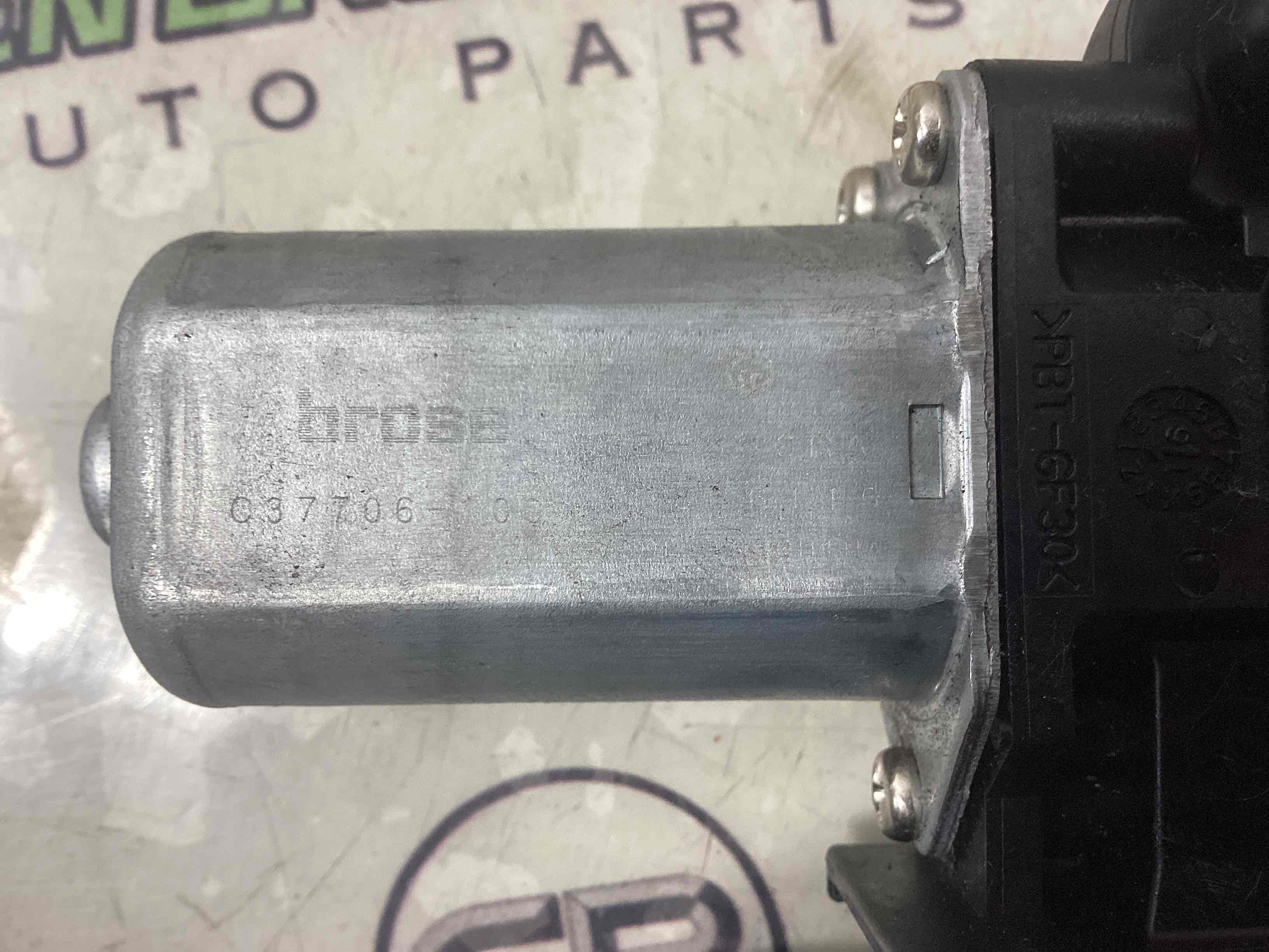 Моторчик склопідйомника