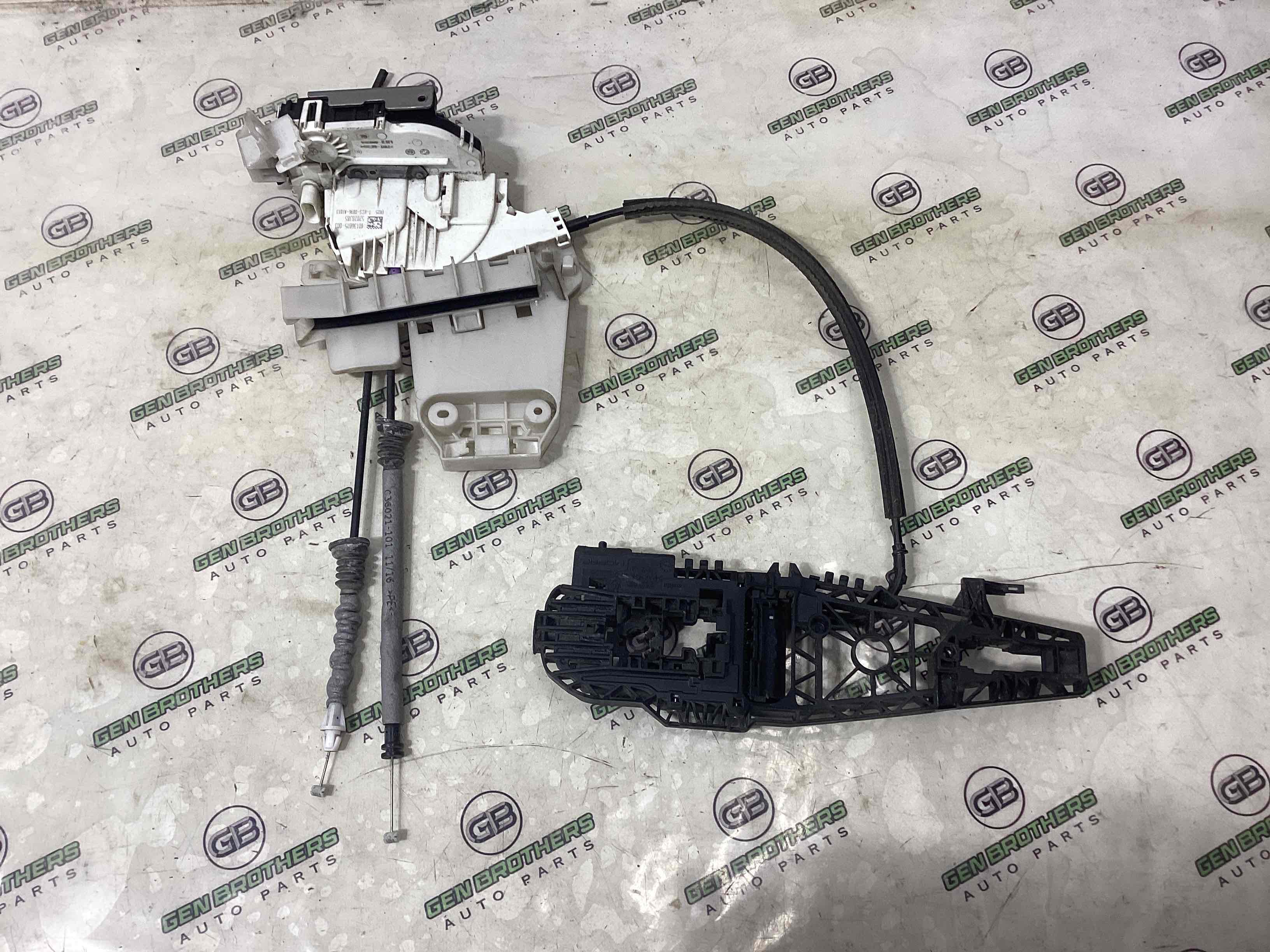 Замок дверей задньої лівої