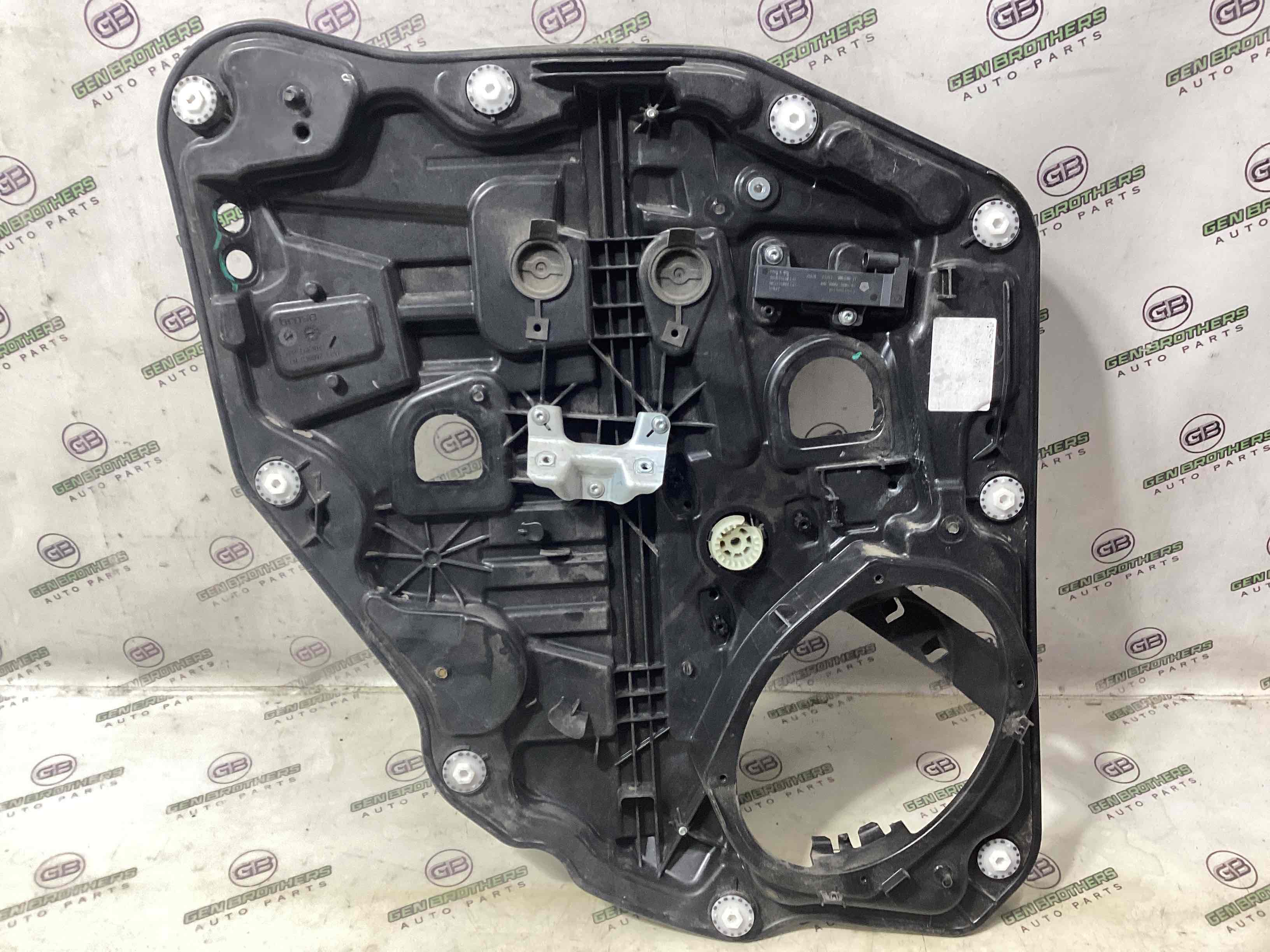 Склопідйомник задній лівий