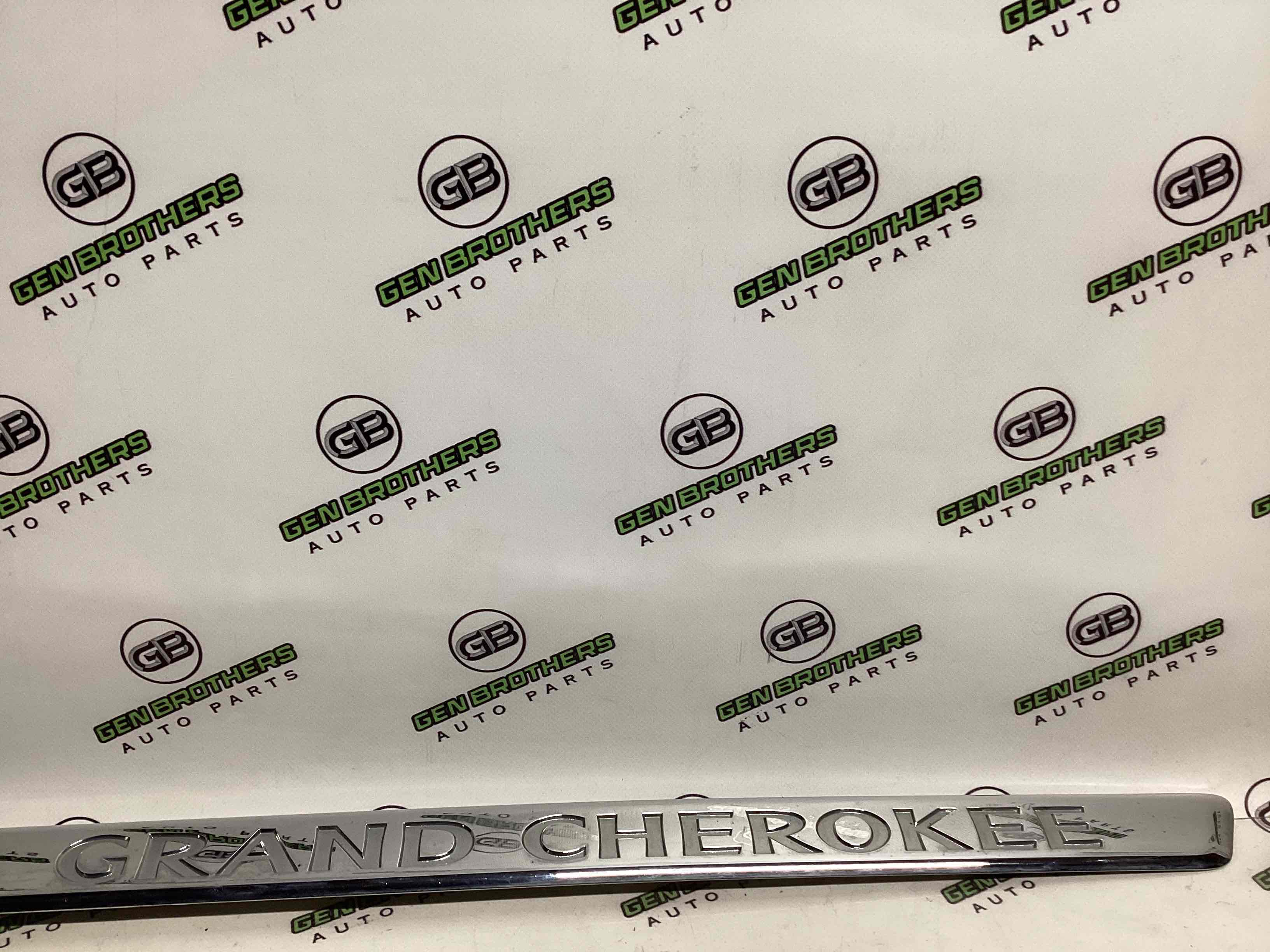 Молдинг двері передньої правої