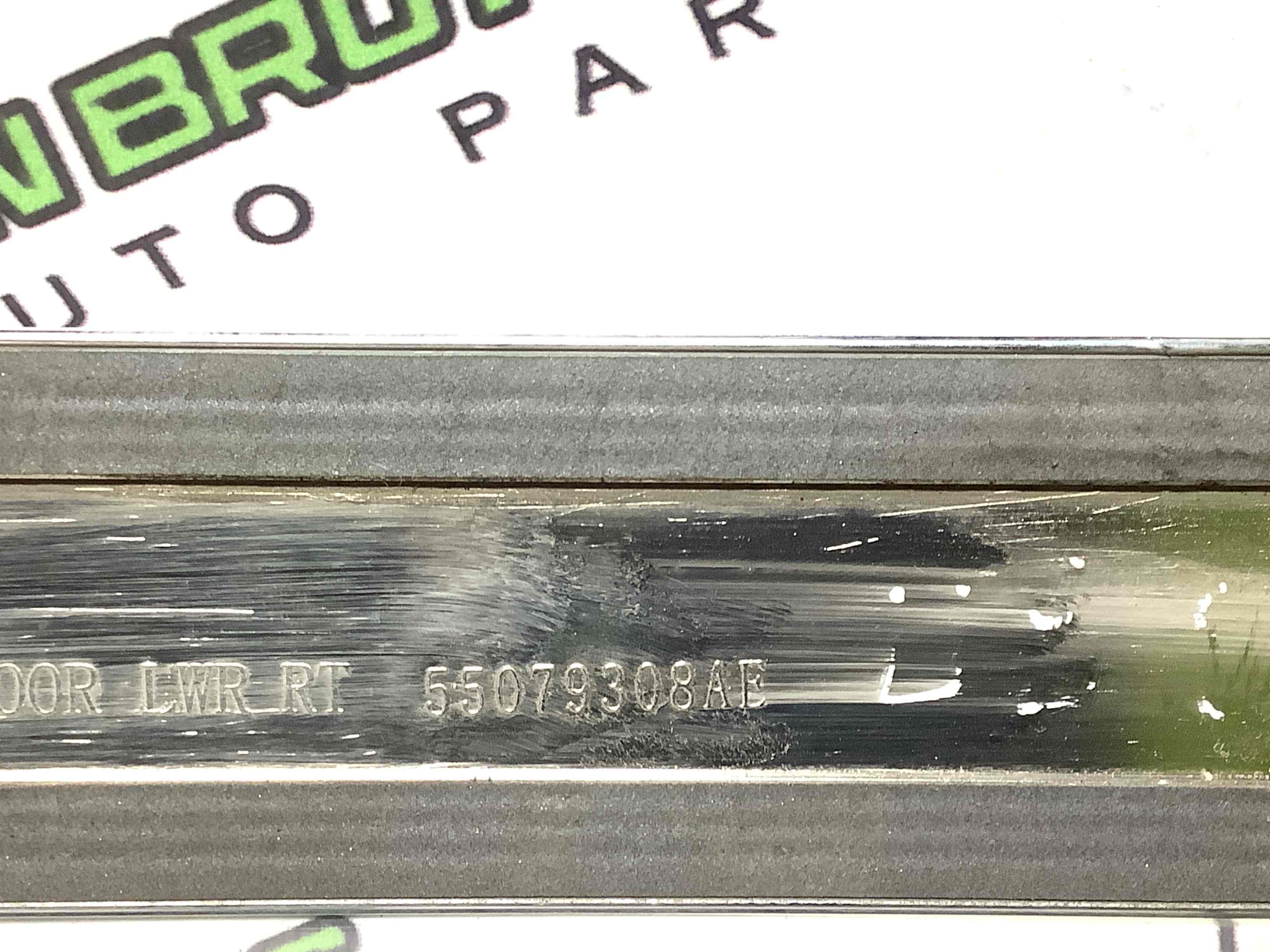 Молдинг двері задньої правої