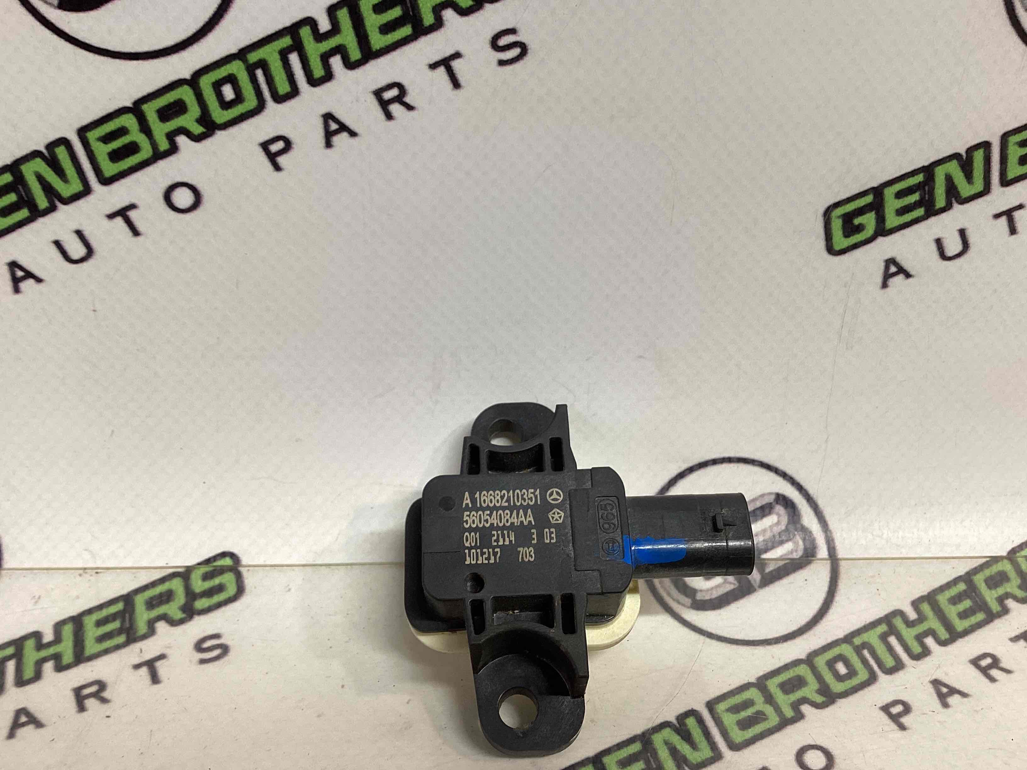 Датчик удару Airbag бічний