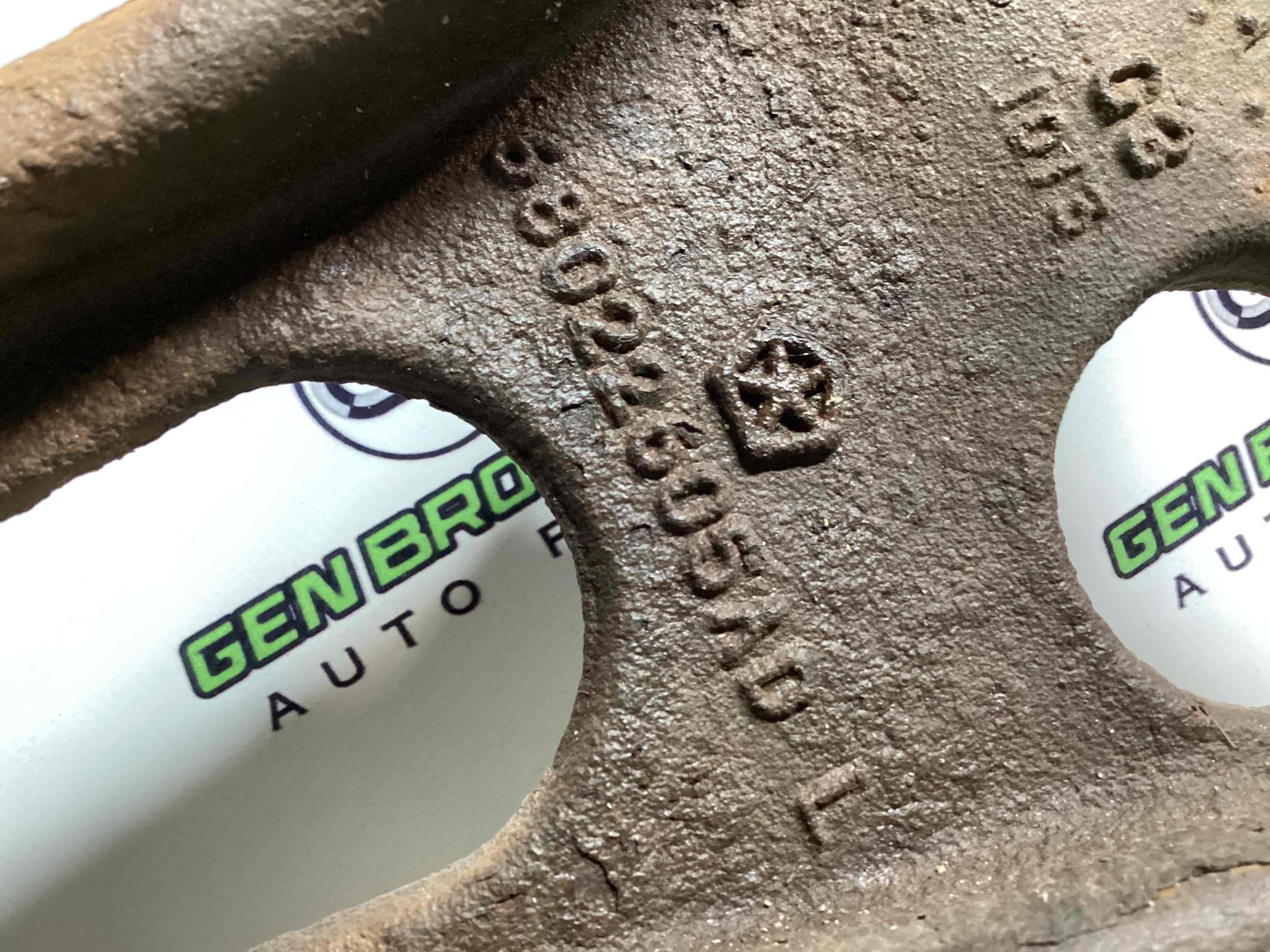 Важіль передній лівий