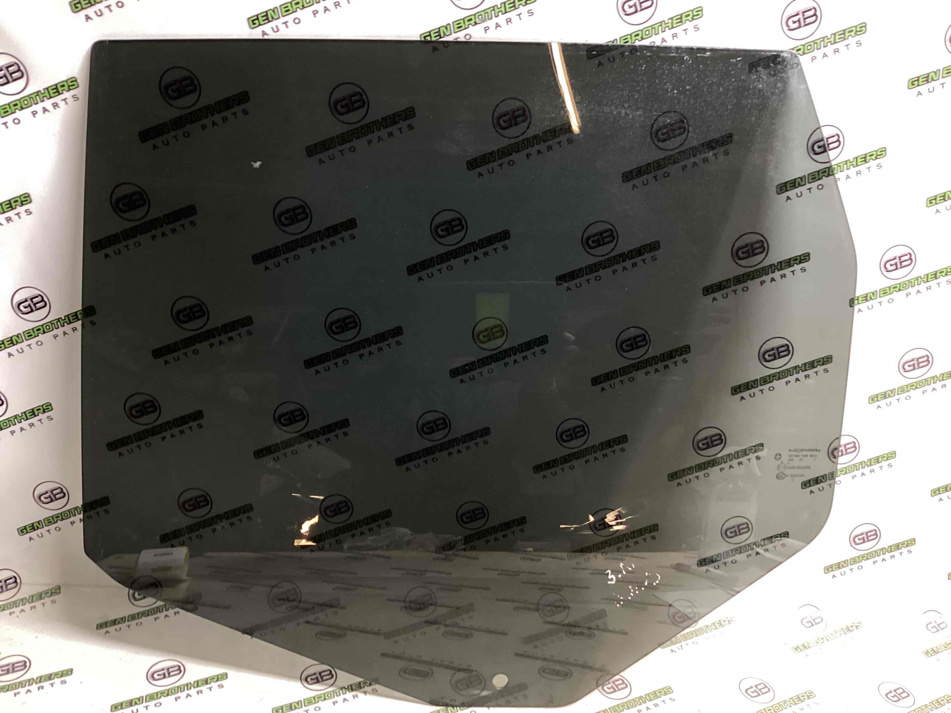 Скло заднє ліве