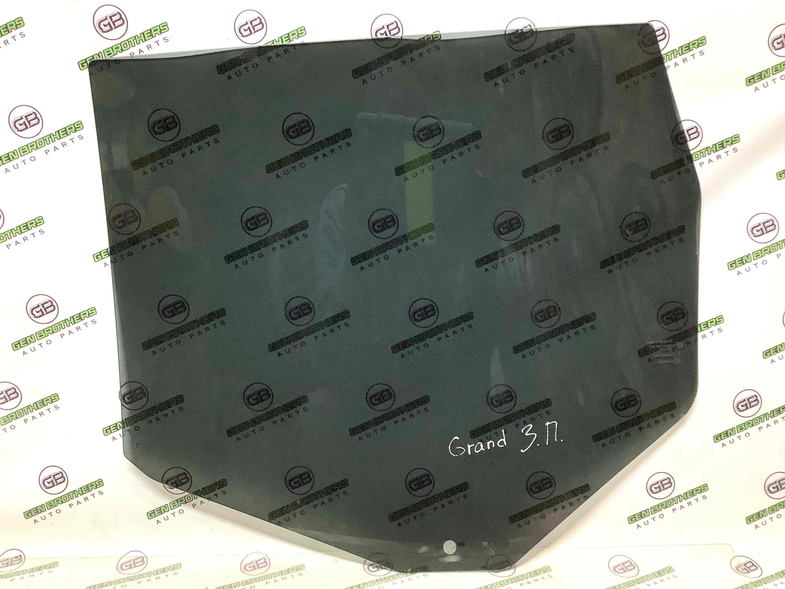 Скло заднє праве