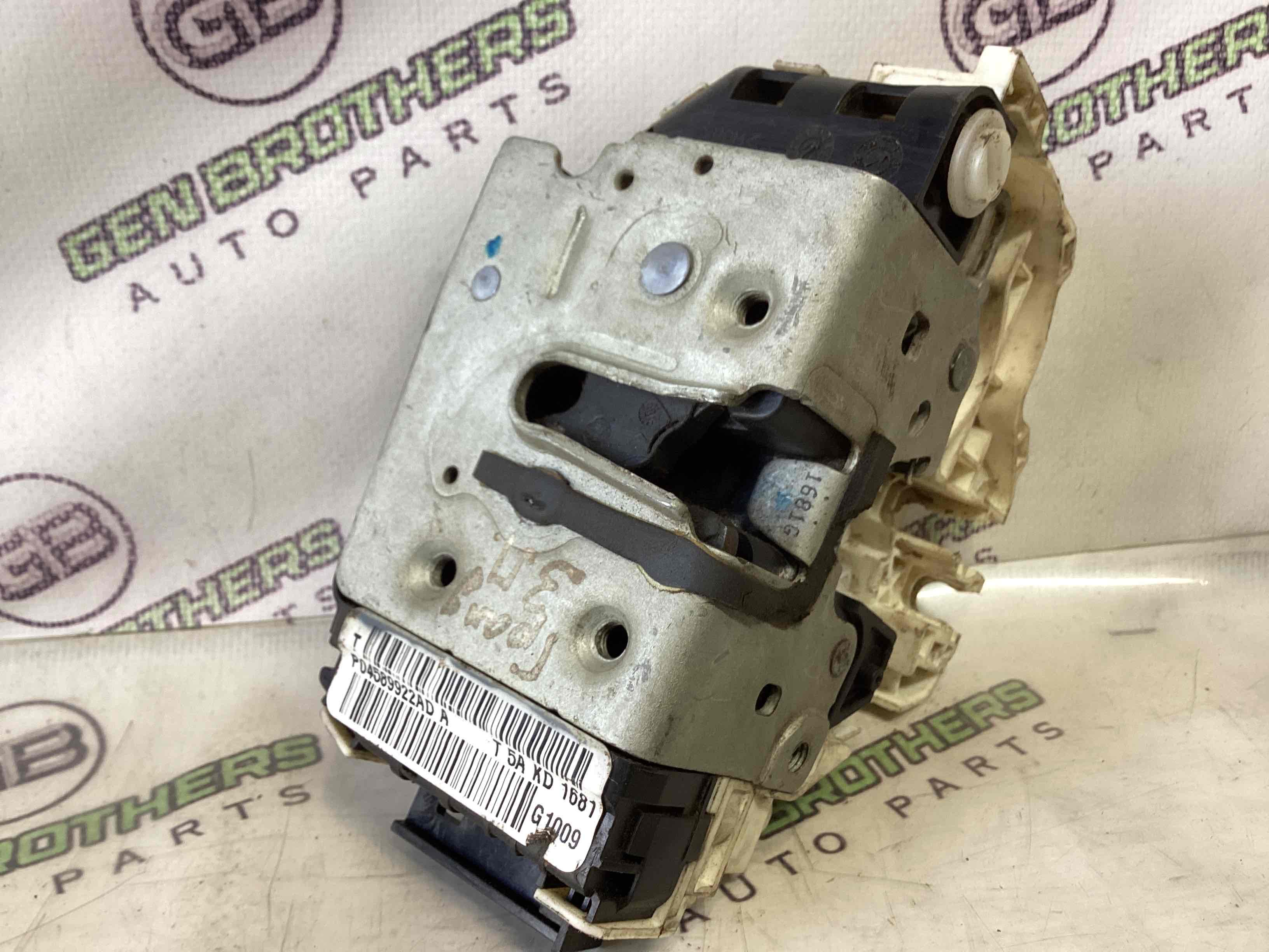 Замок дверей задньої правої