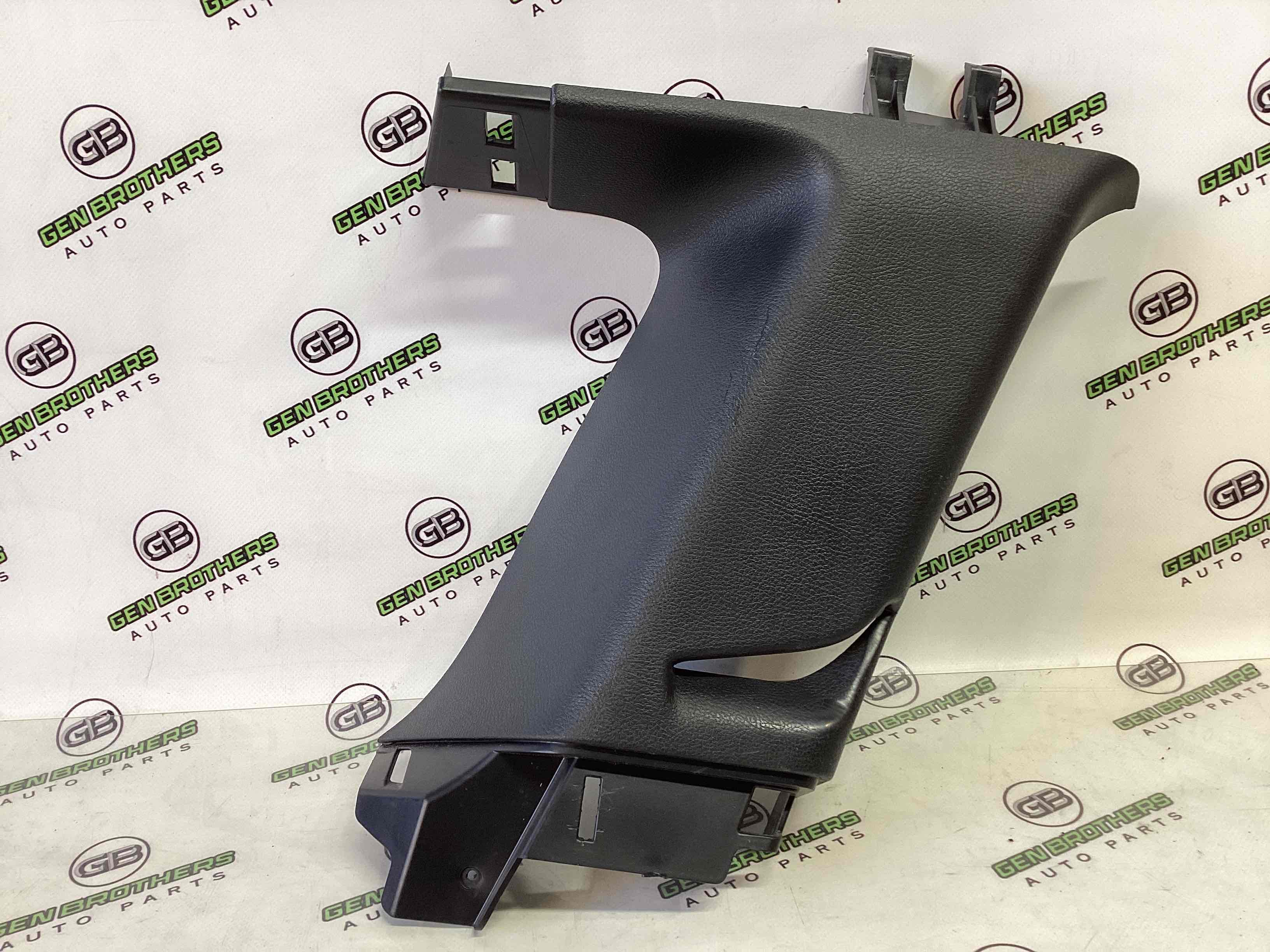 Обшивка задньої стійки ліва