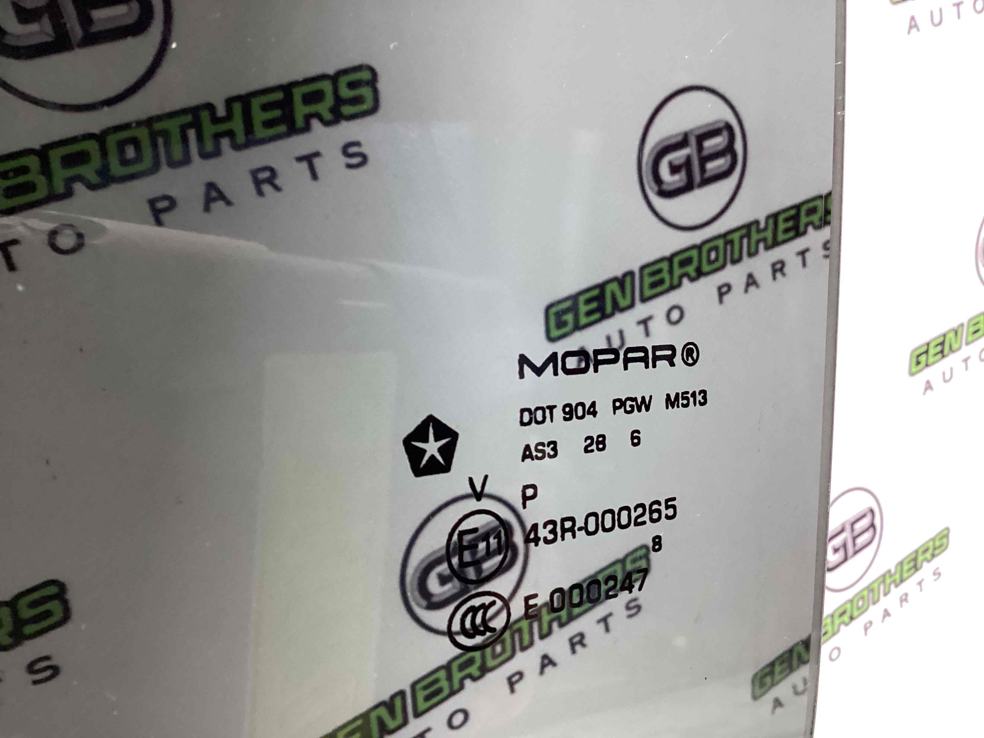 Скло заднє ліве