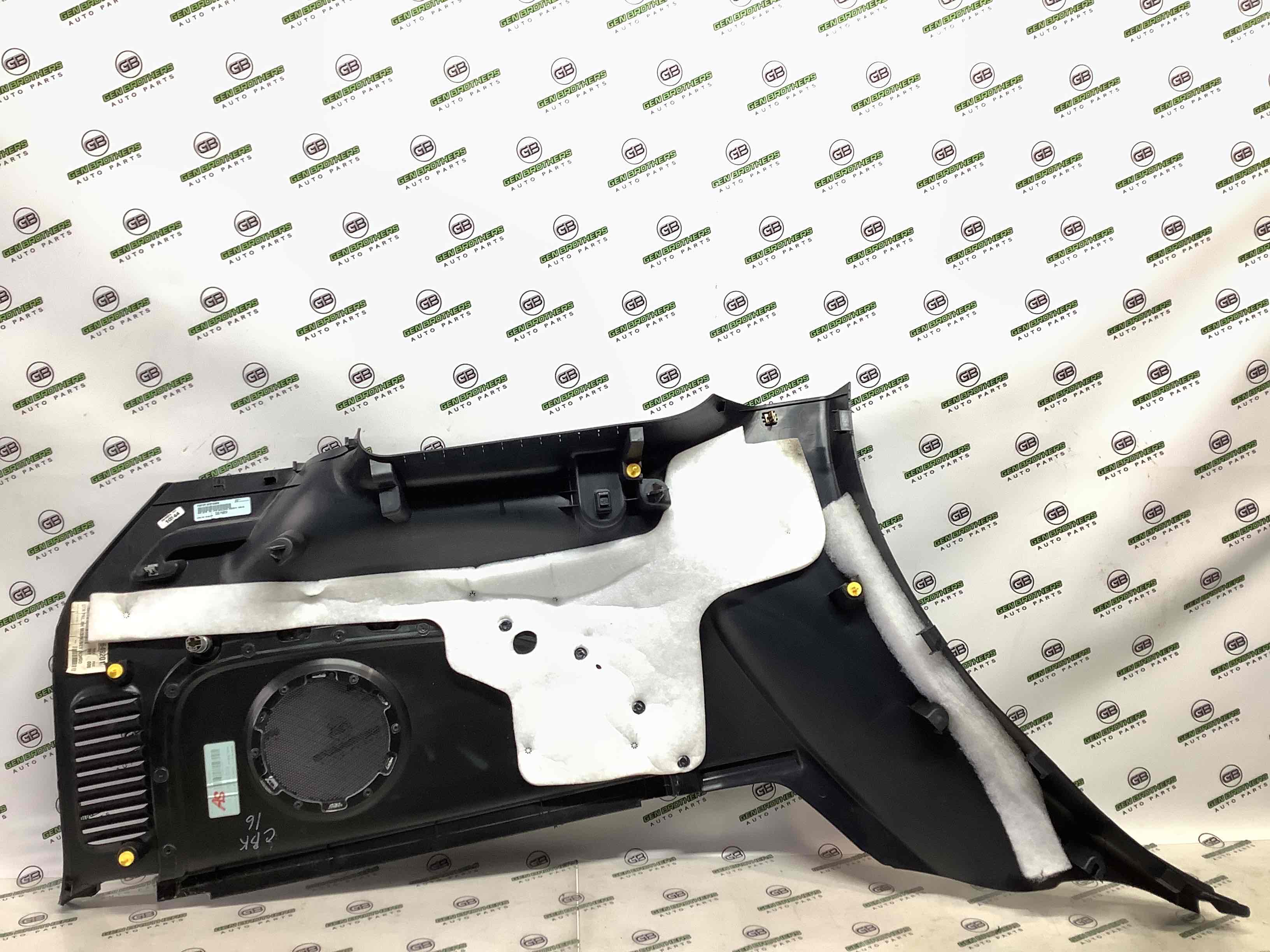 Елементи оздоблення багажника