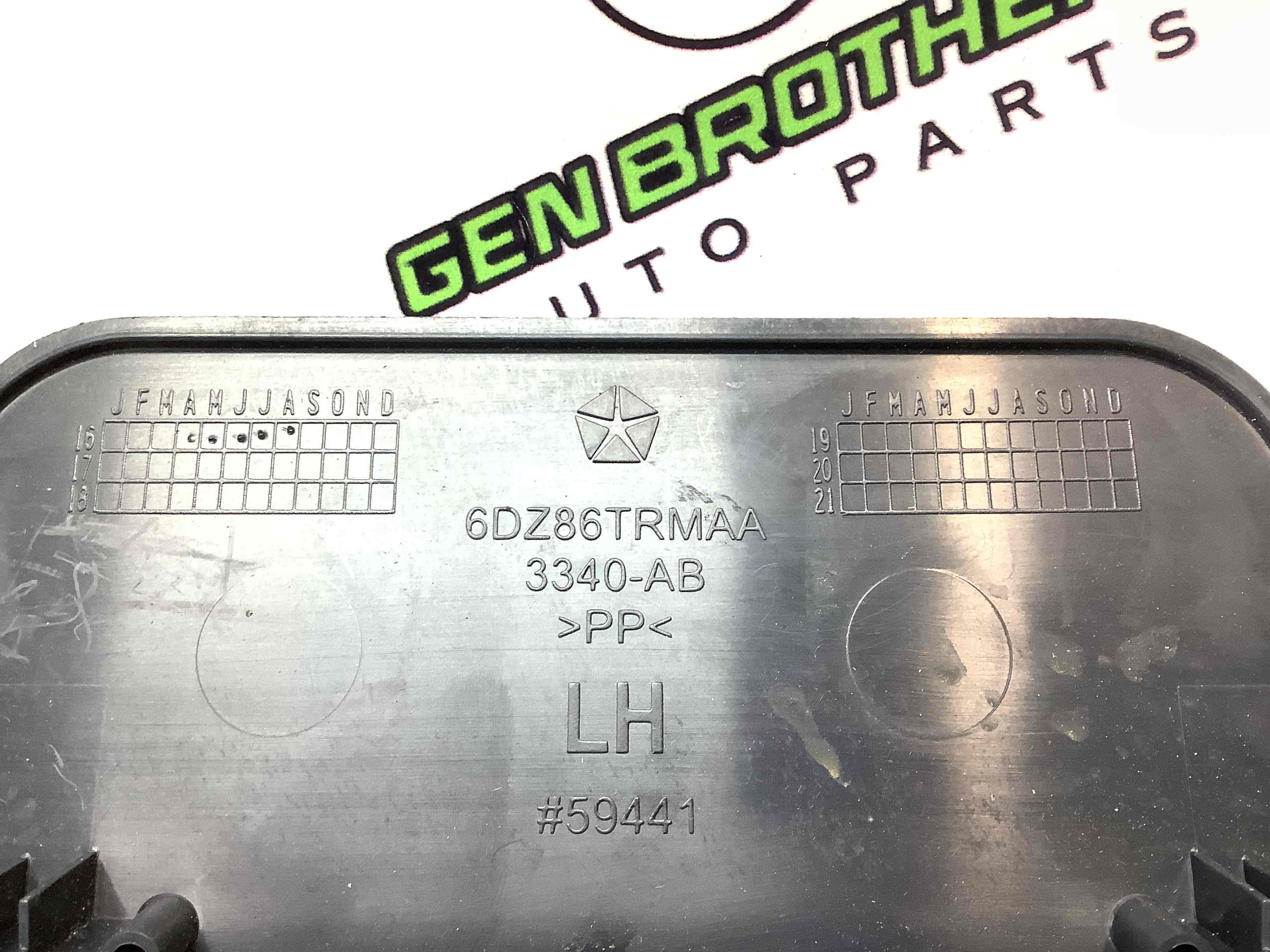 Полиця акумулятора, кришка, кріплення майданчик АКБ