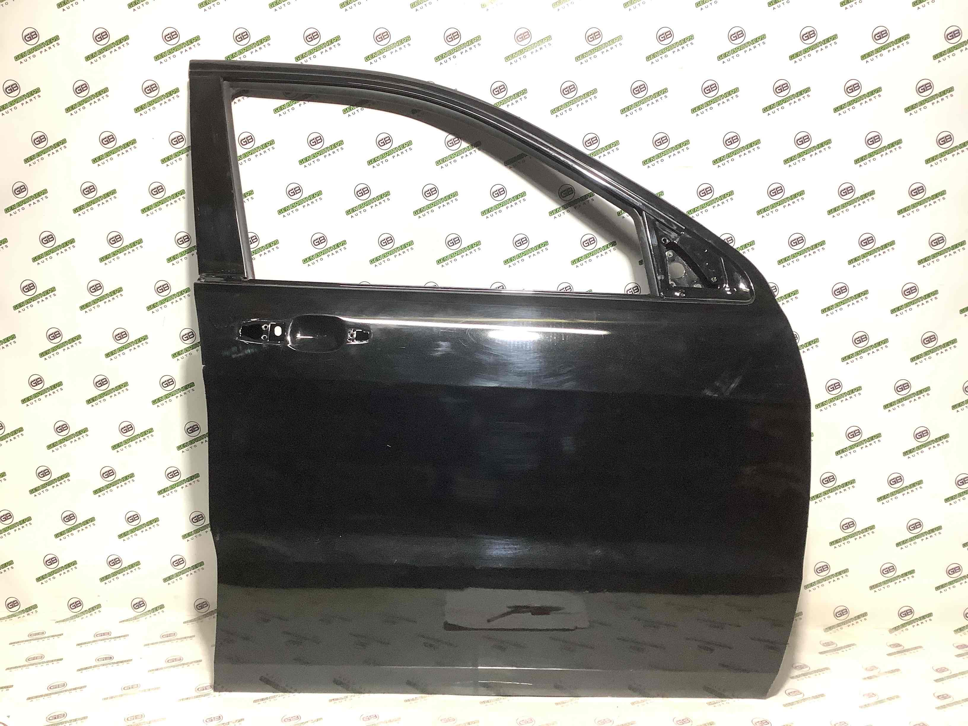 Двері передні права