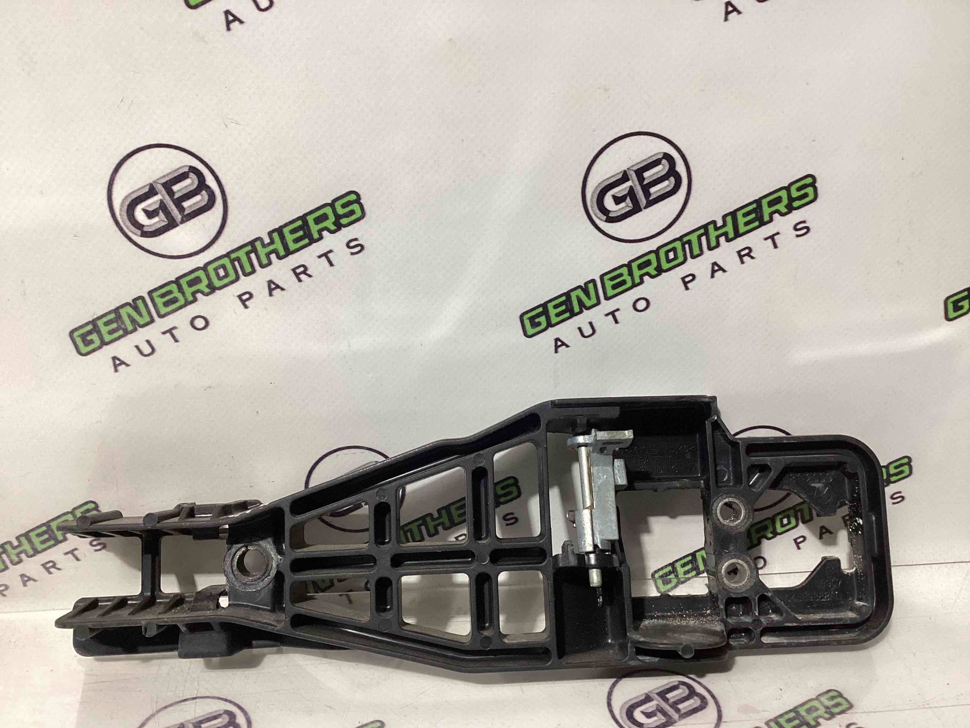 Кронштейн ручки дверей