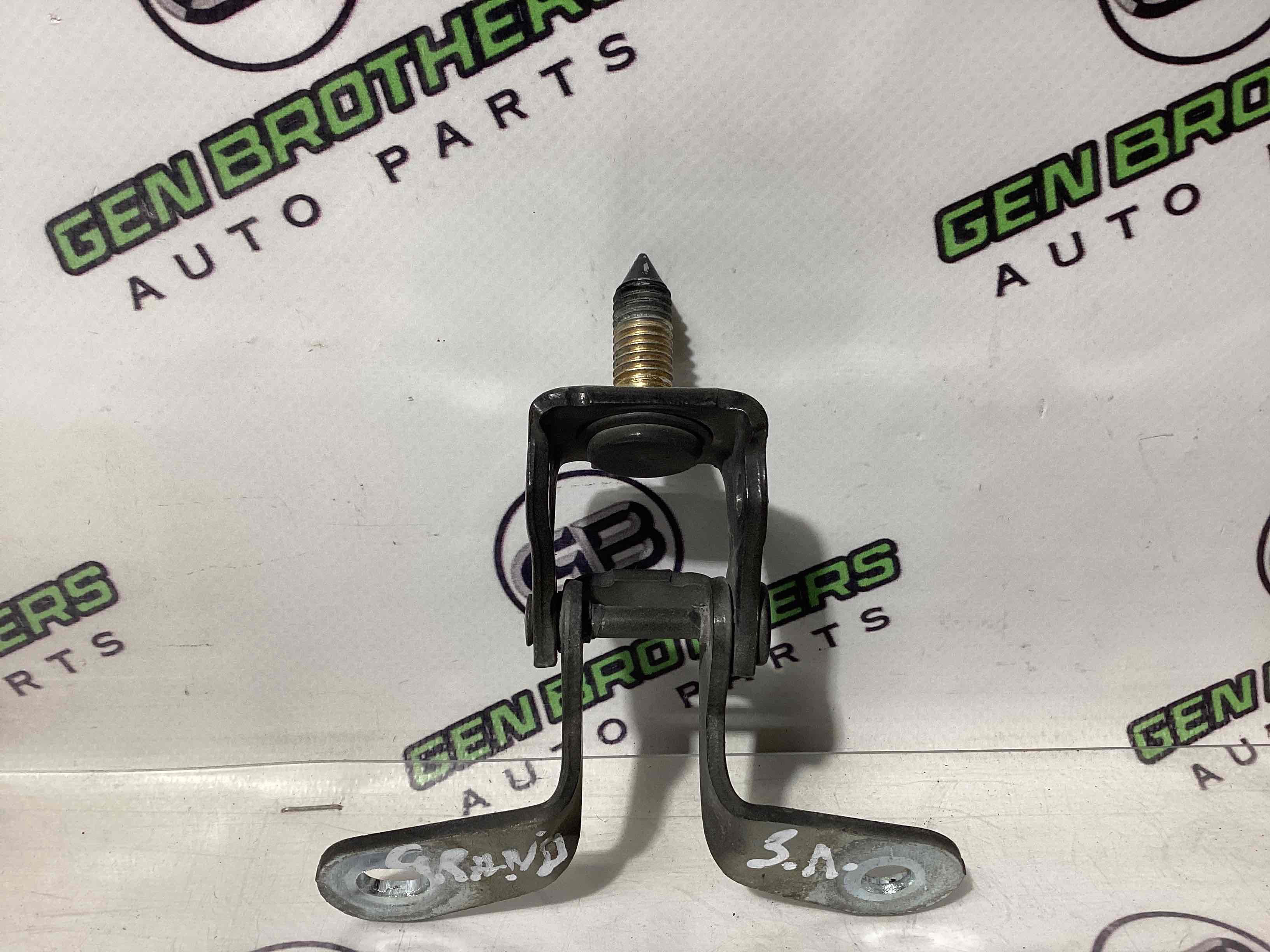 Петля кришки багажника, двері багажника