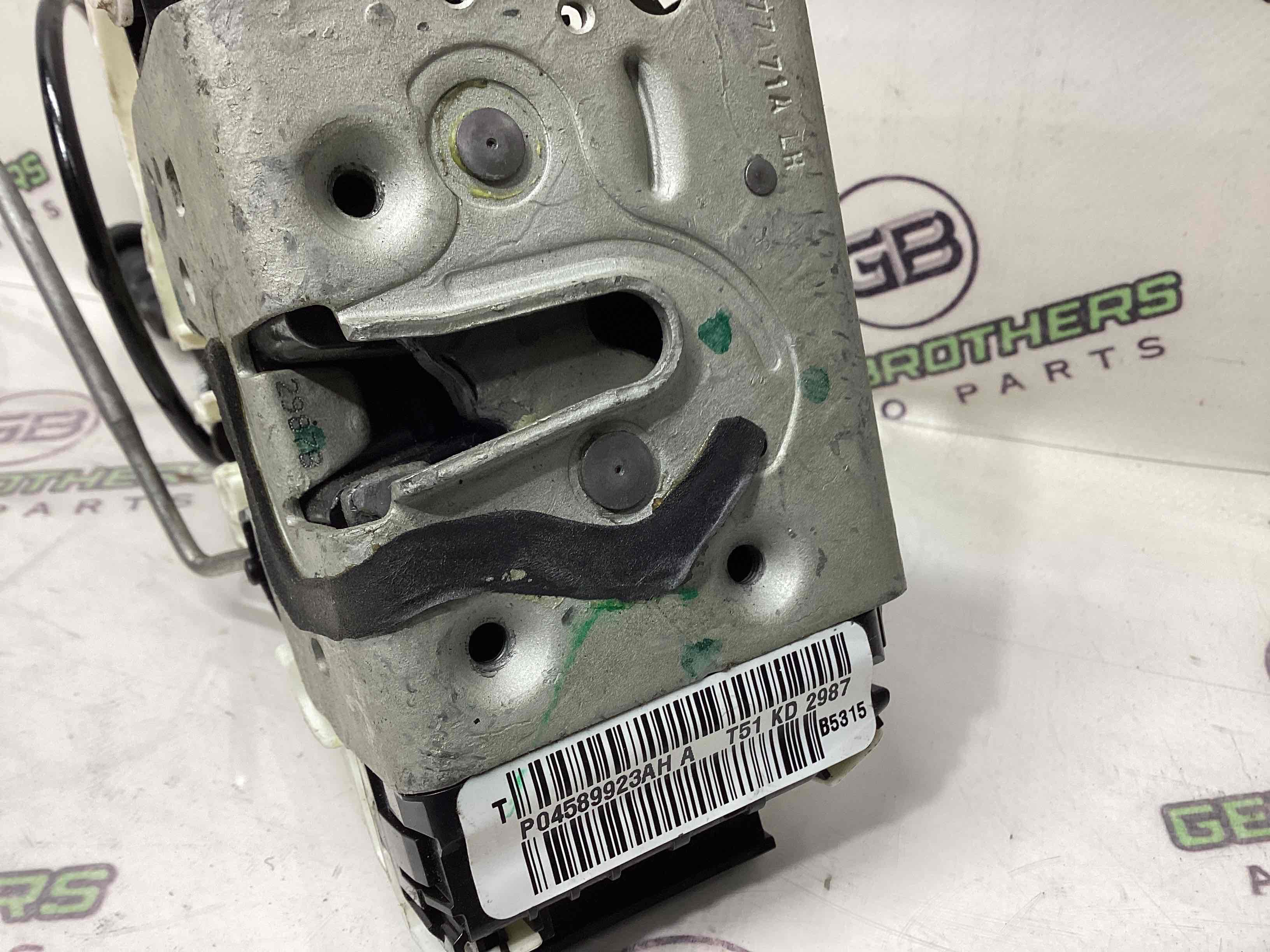 Замок дверей задньої лівої