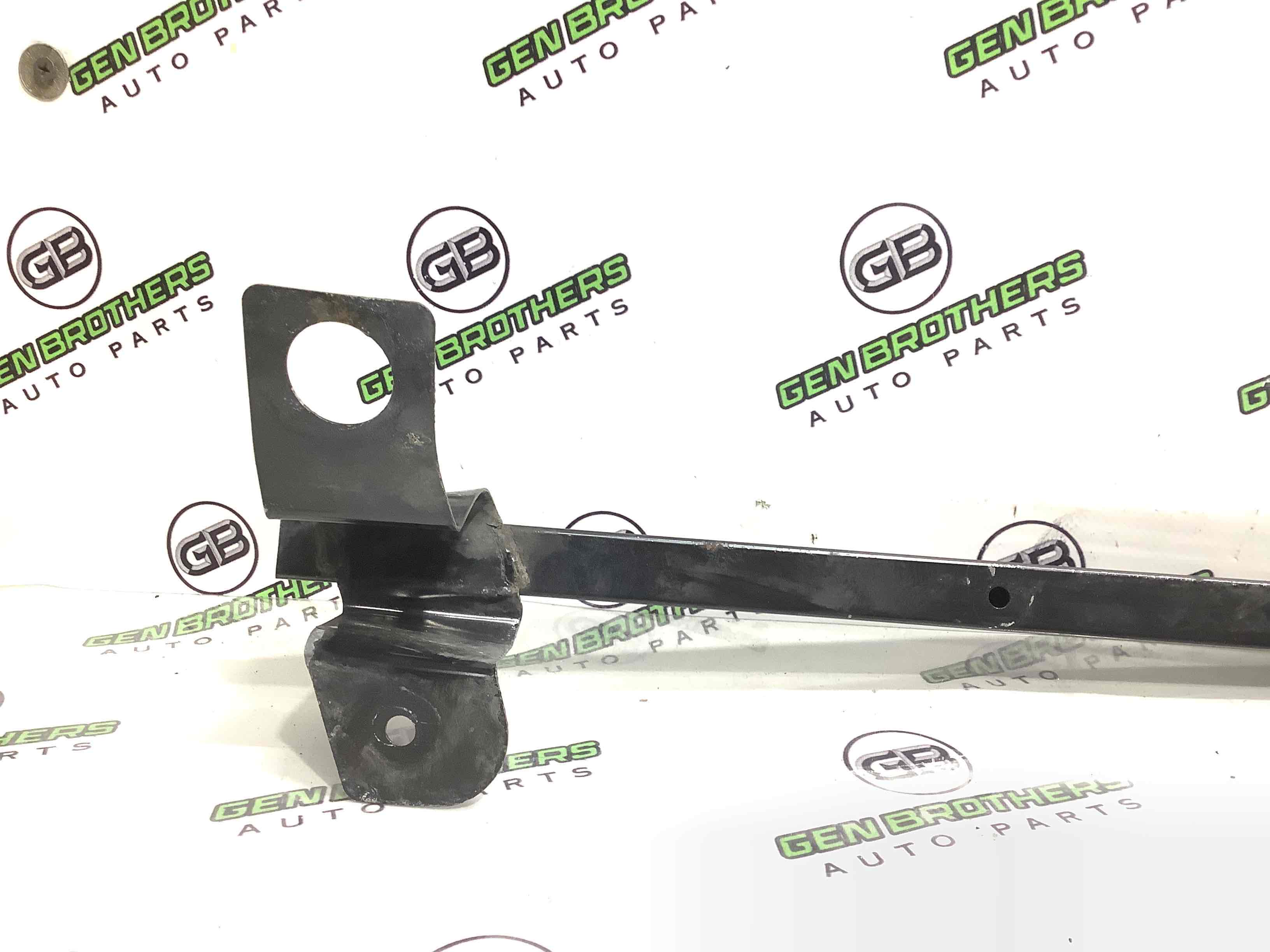 Підсилювач бампера переднього