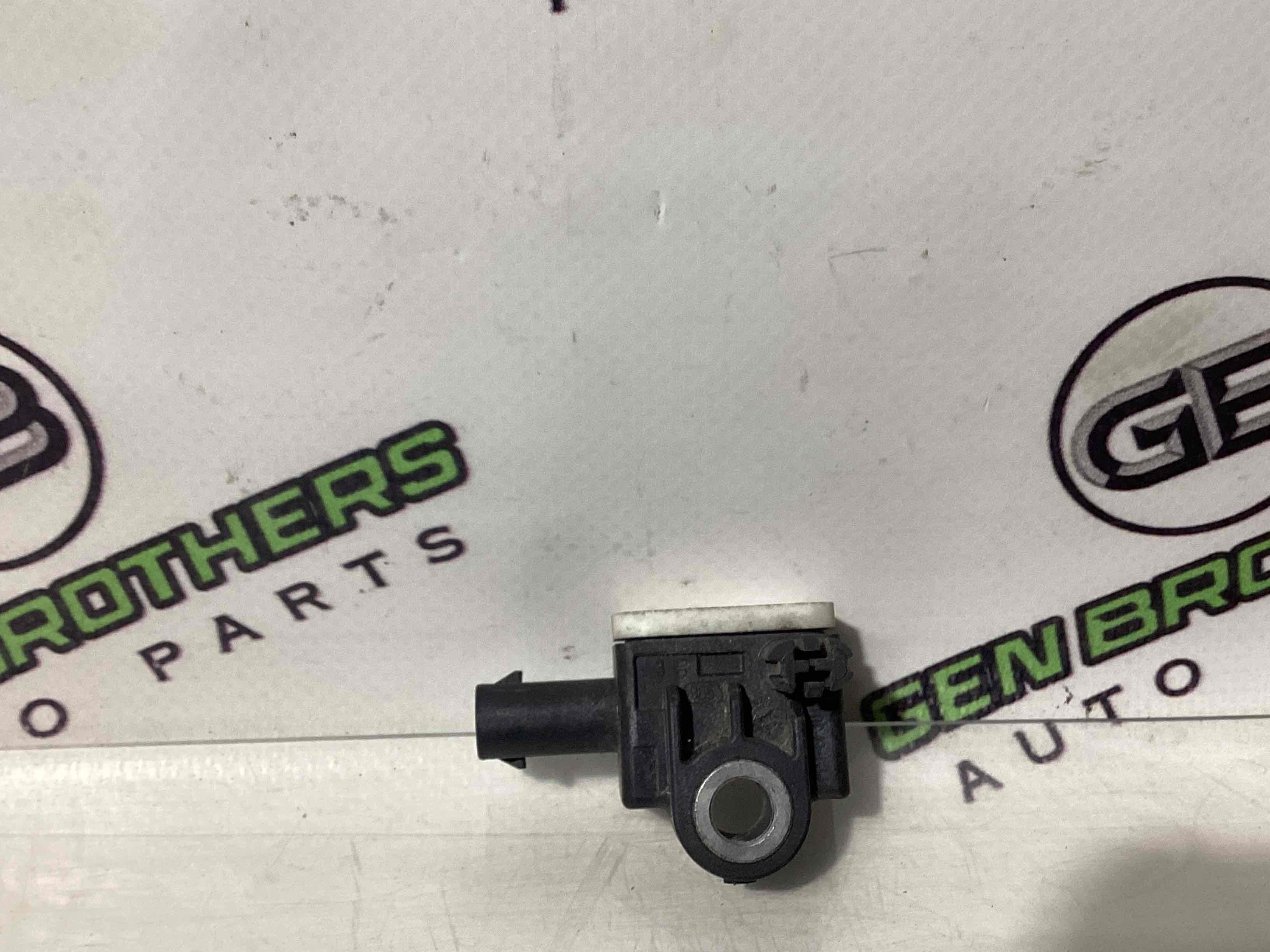 Датчик удару Airbag бічний