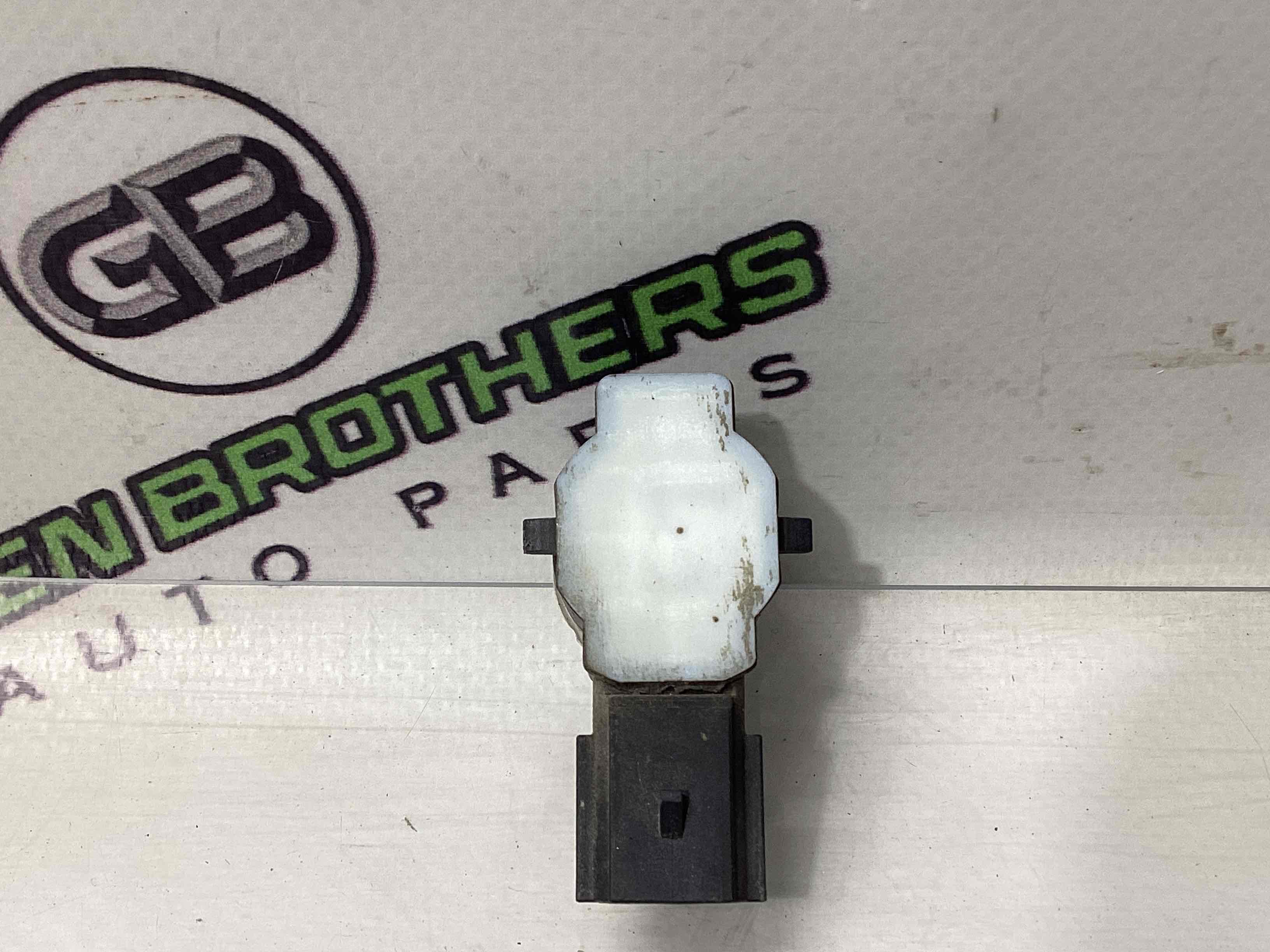 Парктронік, кріплення, корпус