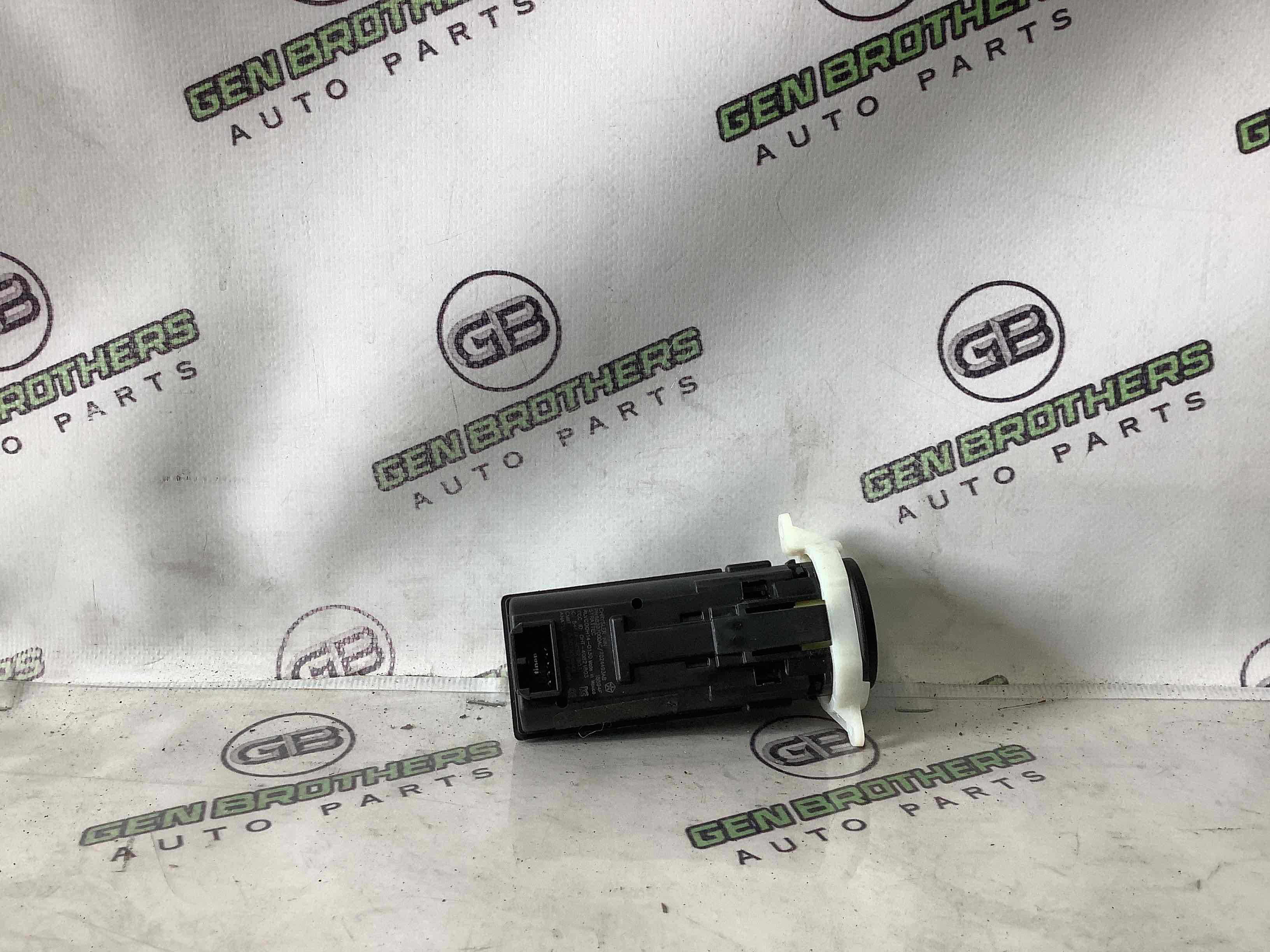 Кнопка запуску двигуна, корпус