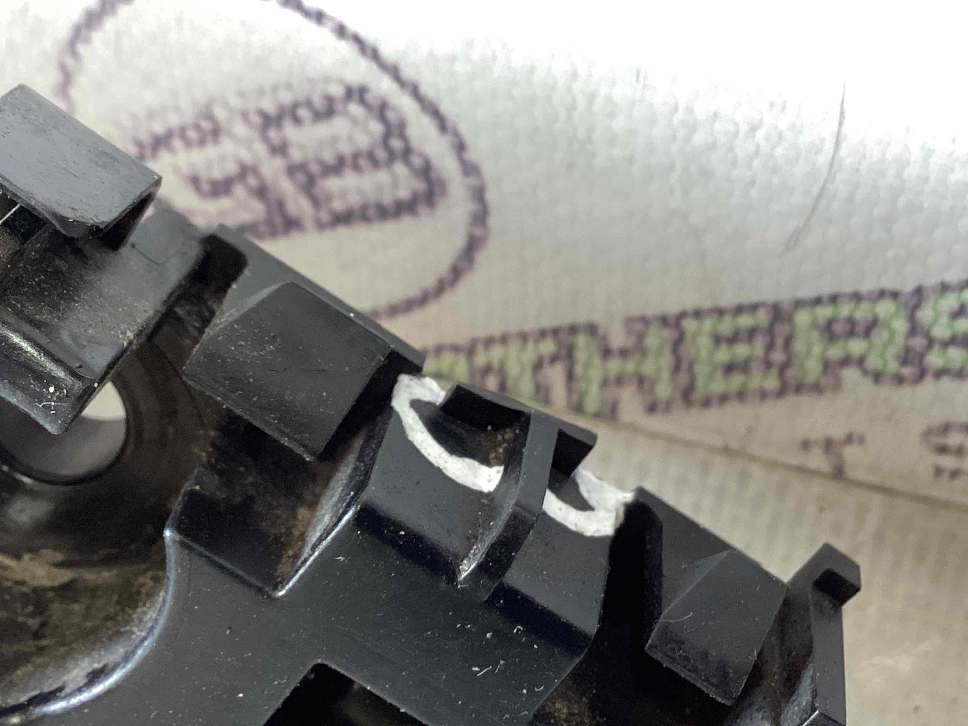 Кріплення переднього бампера ліве