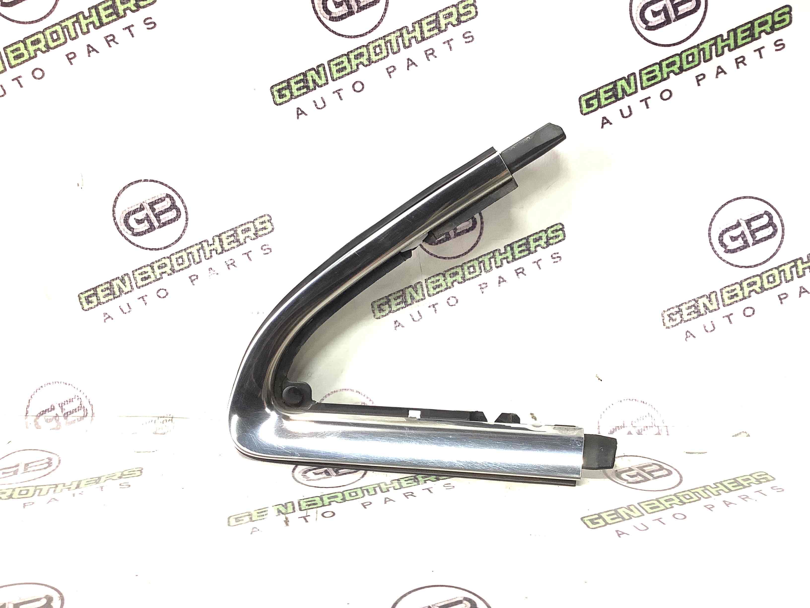 Молдинг двері передньої лівої