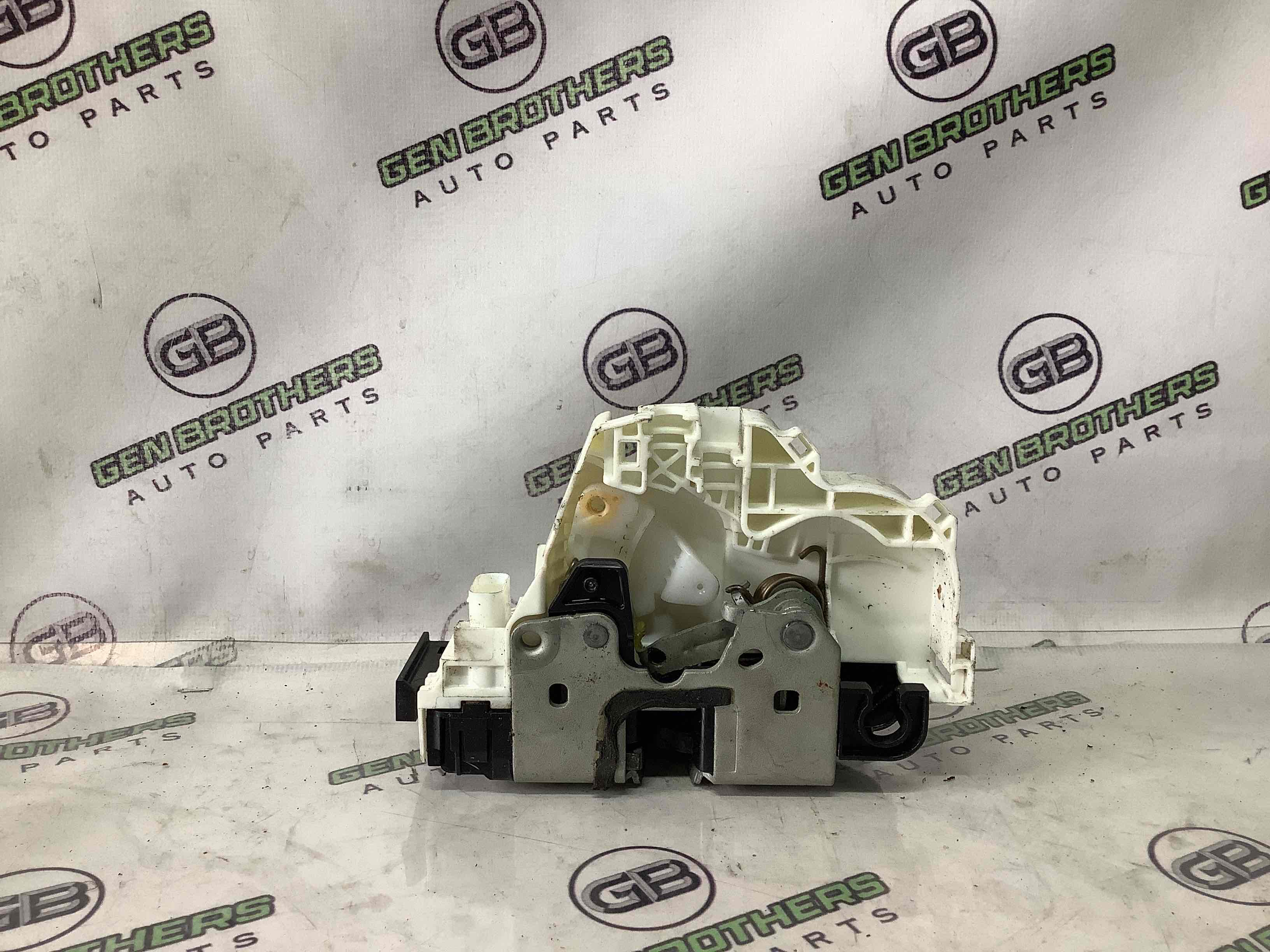 Замок дверей передньої лівої