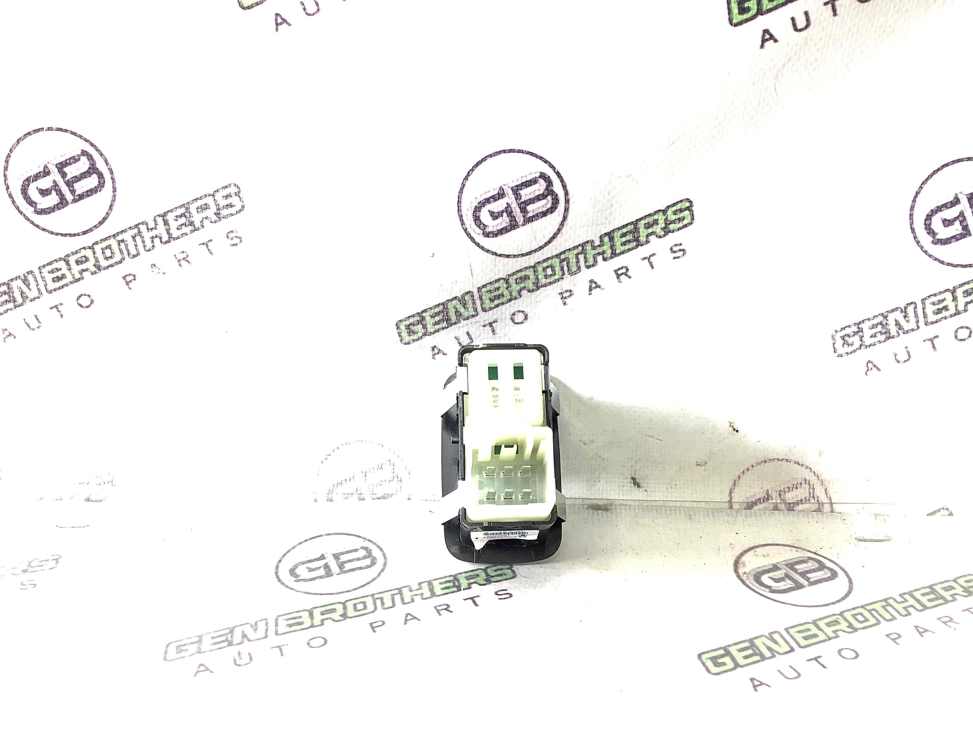 Кнопки керування склопідйомниками