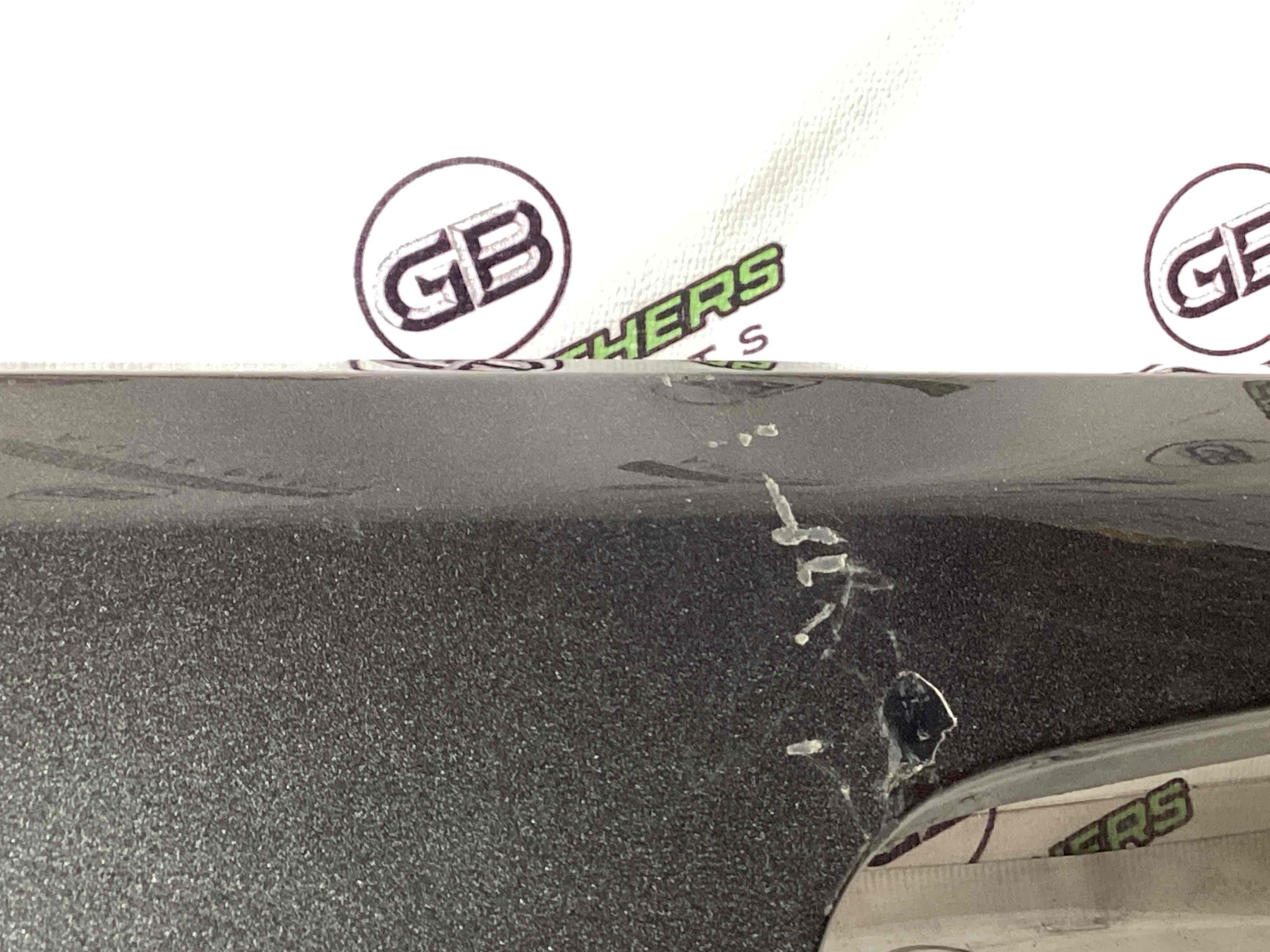 Молдинг двері багажника, кришки багажника, задні молдинги кузова