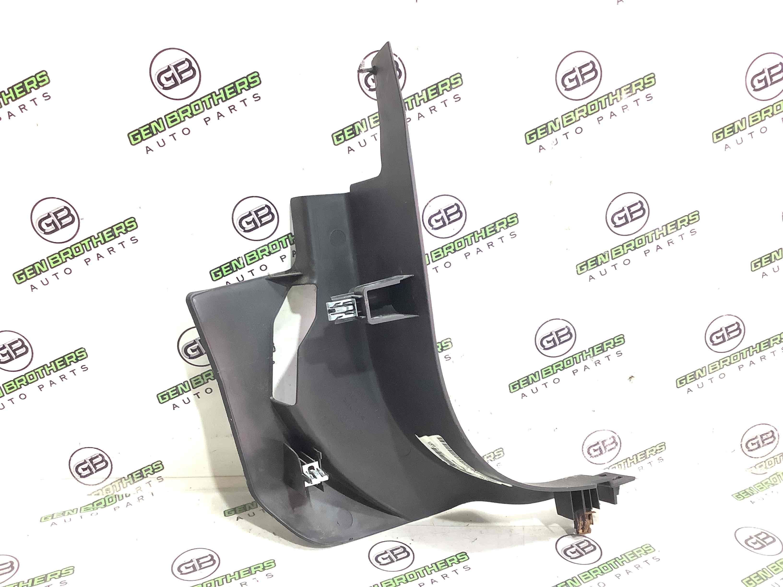 Обшивка передньої стійки ліва