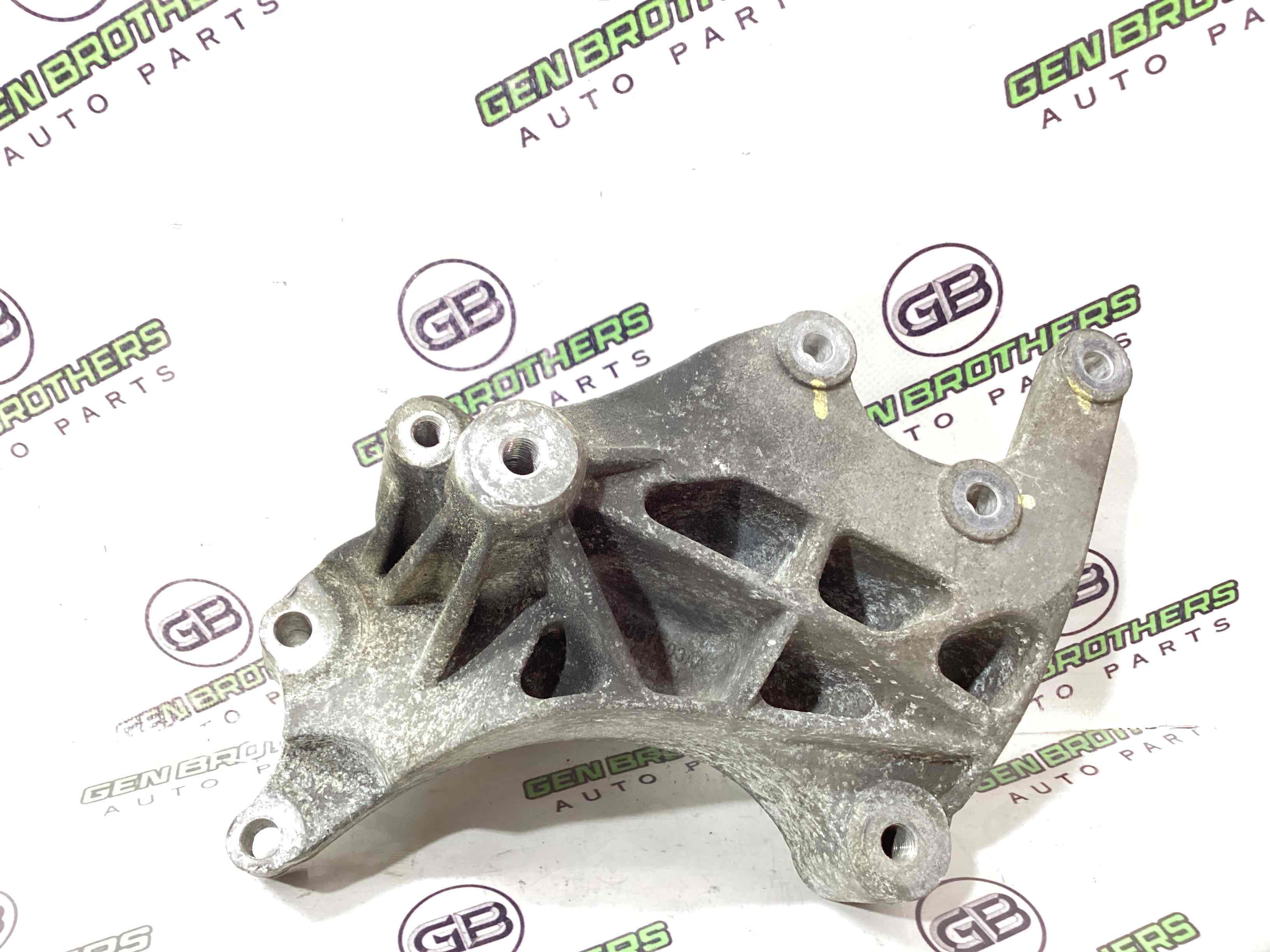 Кронштейн гідропідсилювача