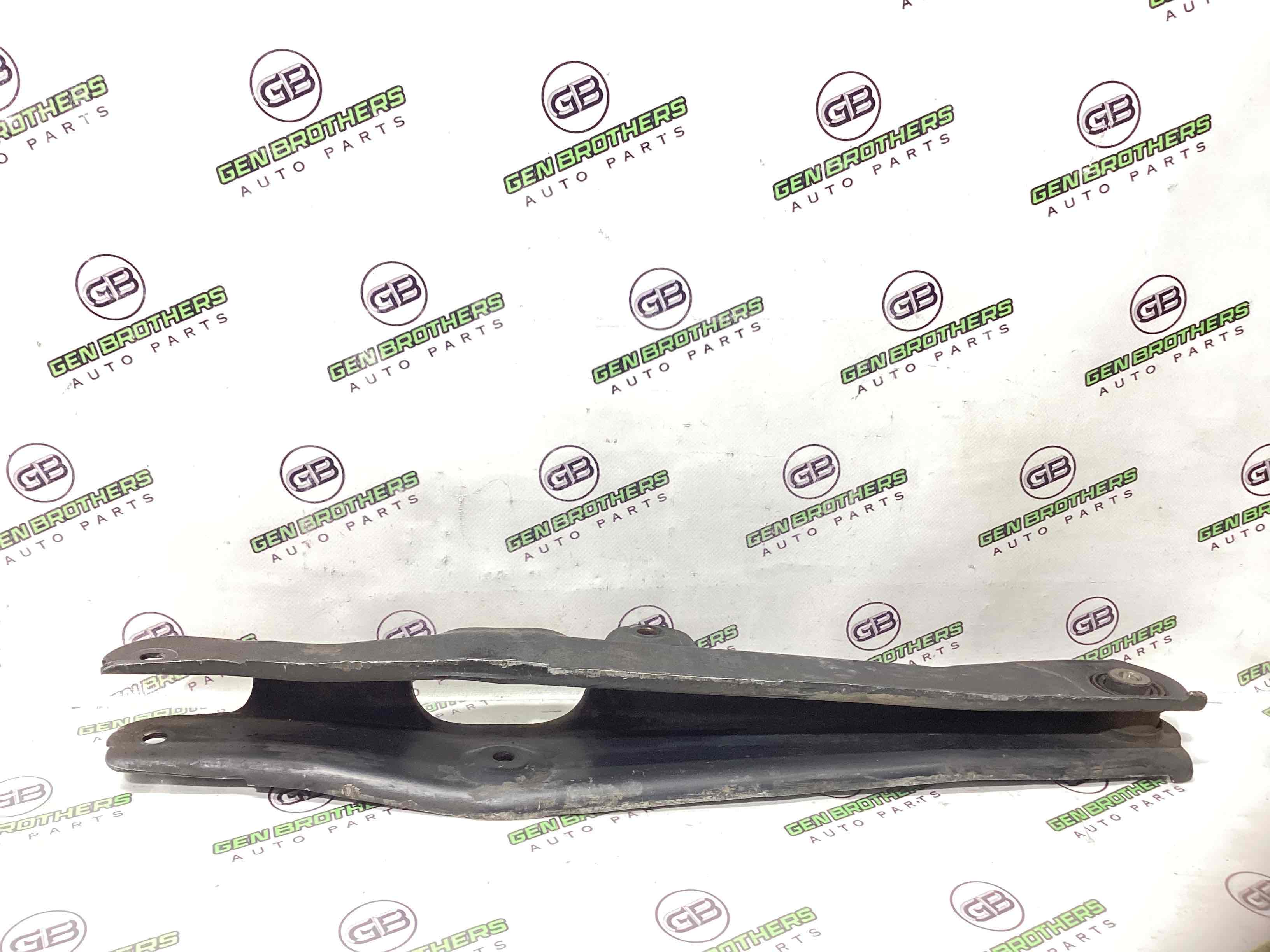 Важіль задній лівий