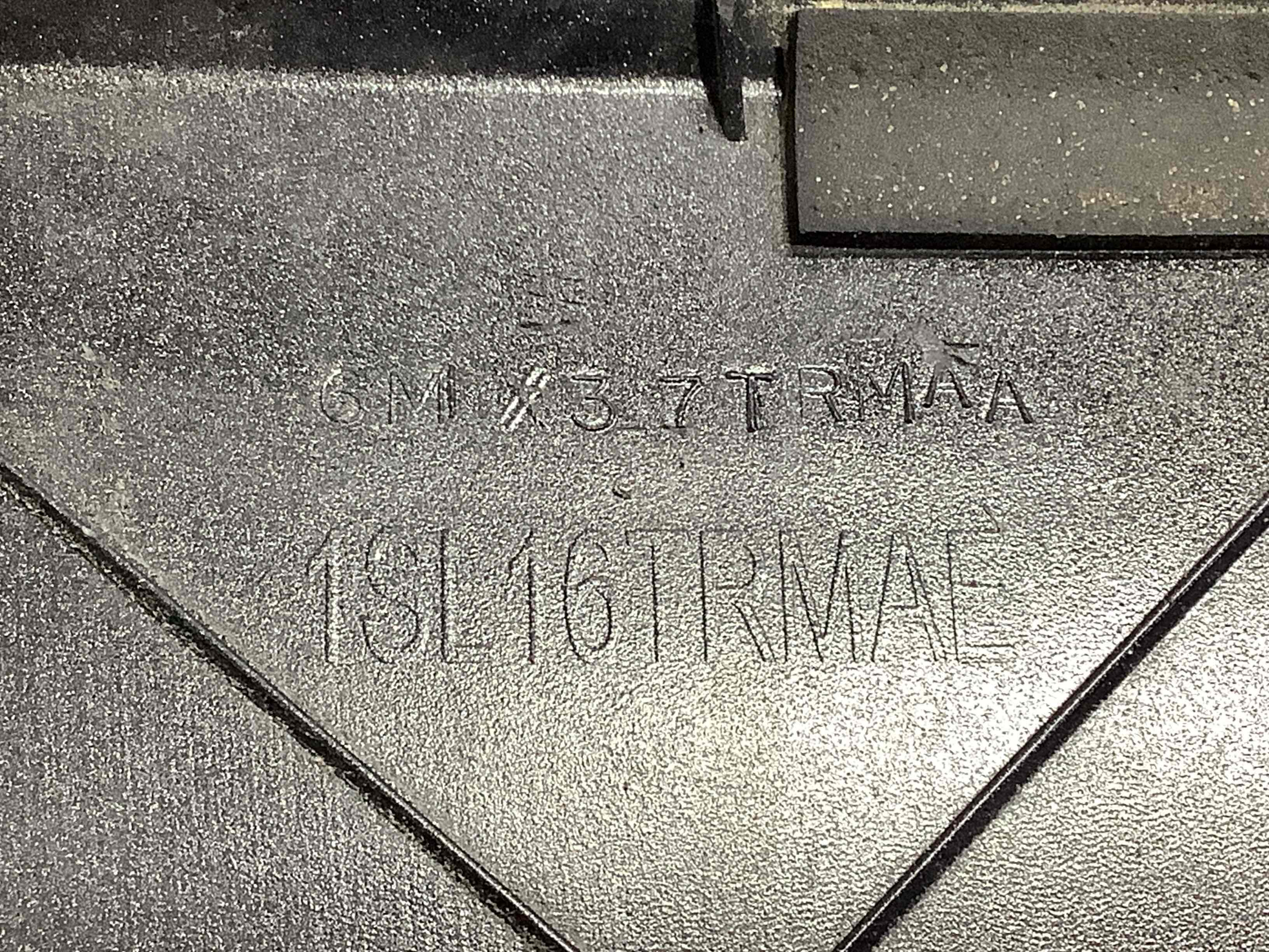 Молдинг двері багажника, кришки багажника, задні молдинги кузова