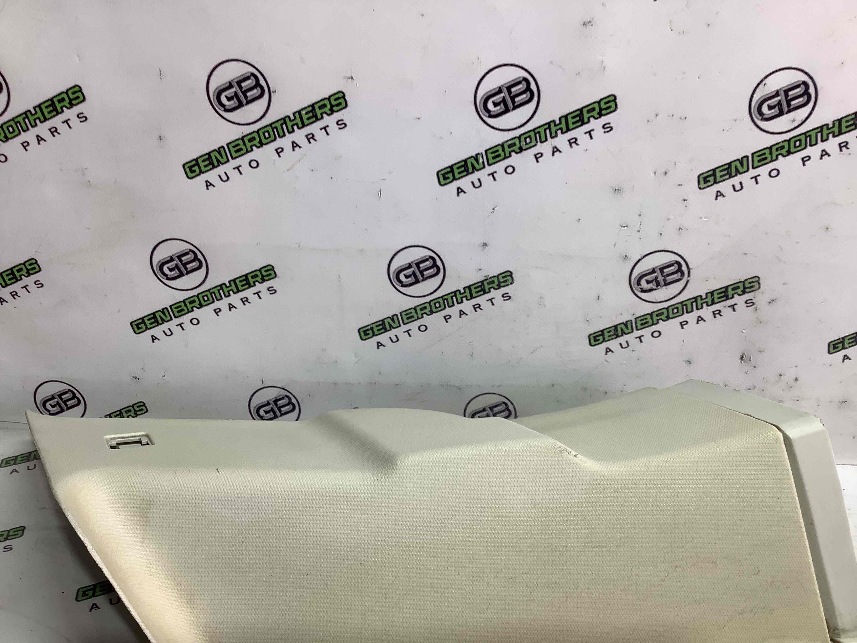 Обшивка задньої стійки ліва