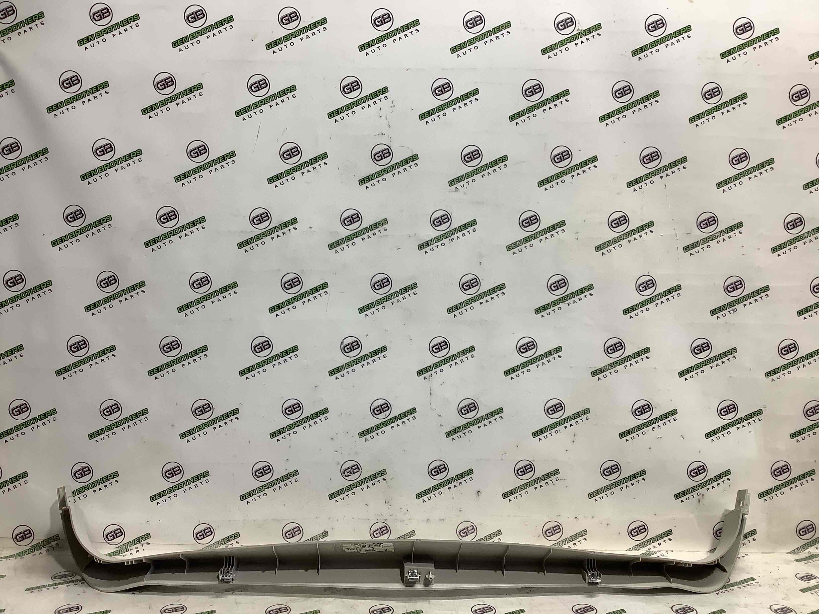 Обшивка кришки багажника