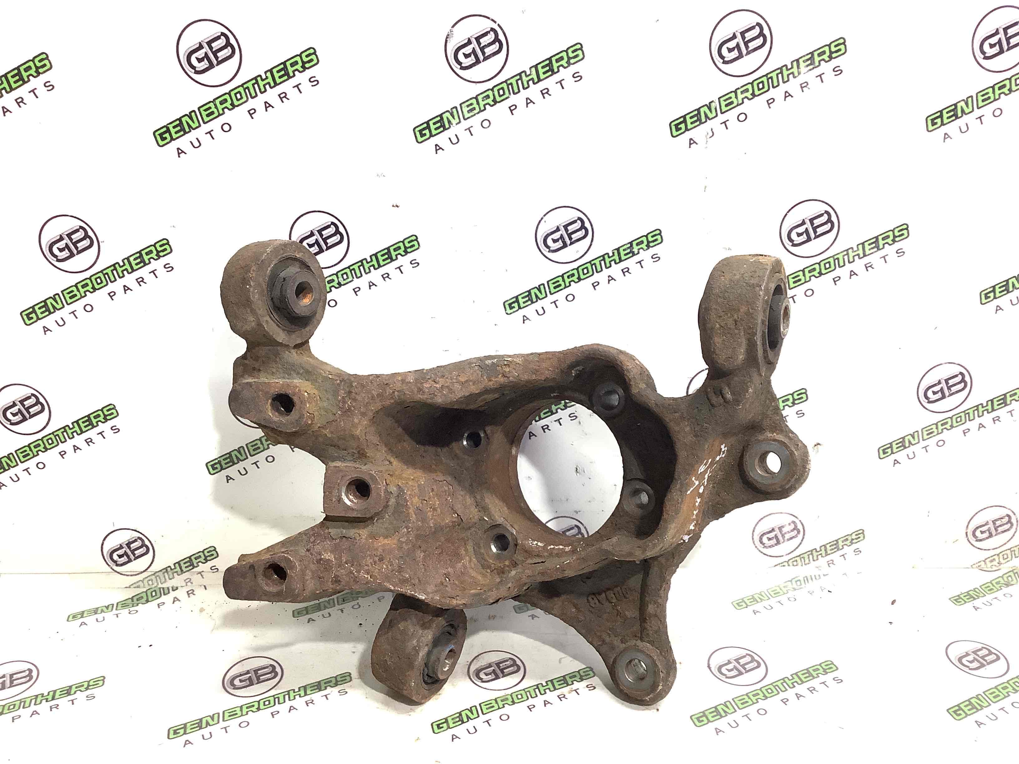 Кулак задній лівий