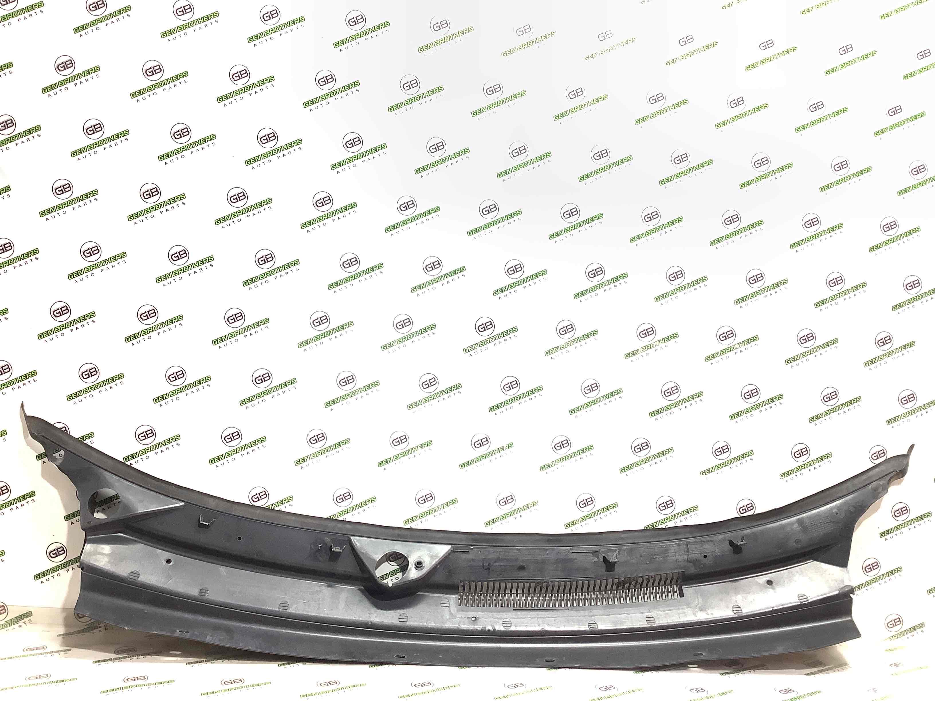 Решітки двірників пластик