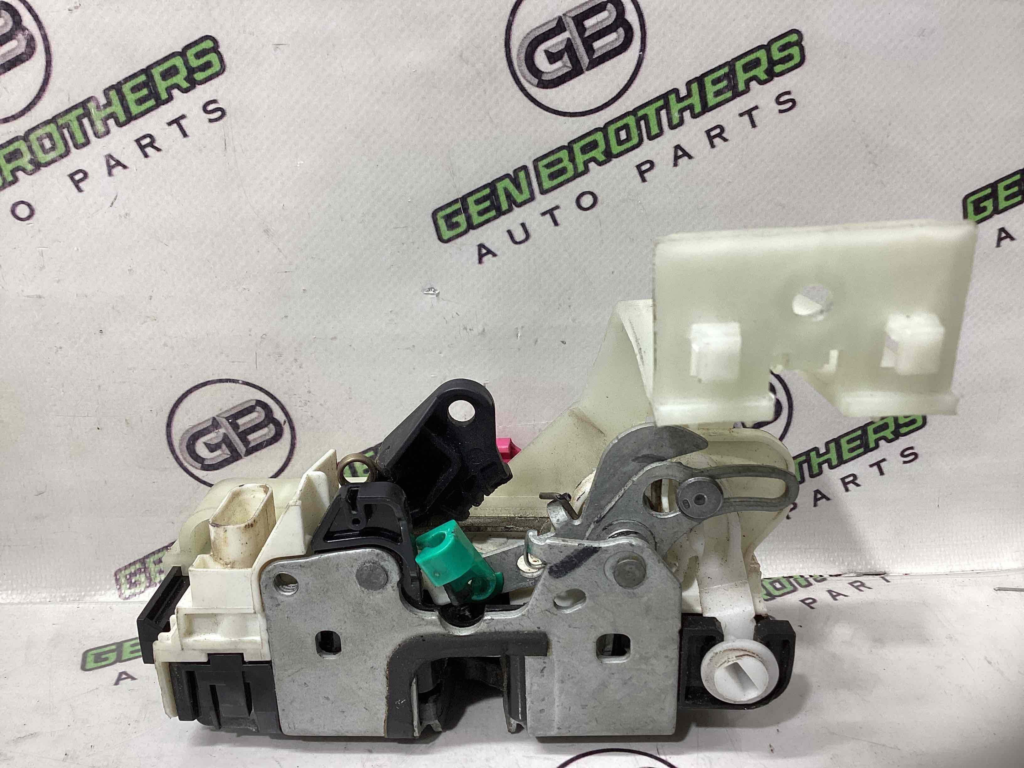 Замок дверей задньої лівої