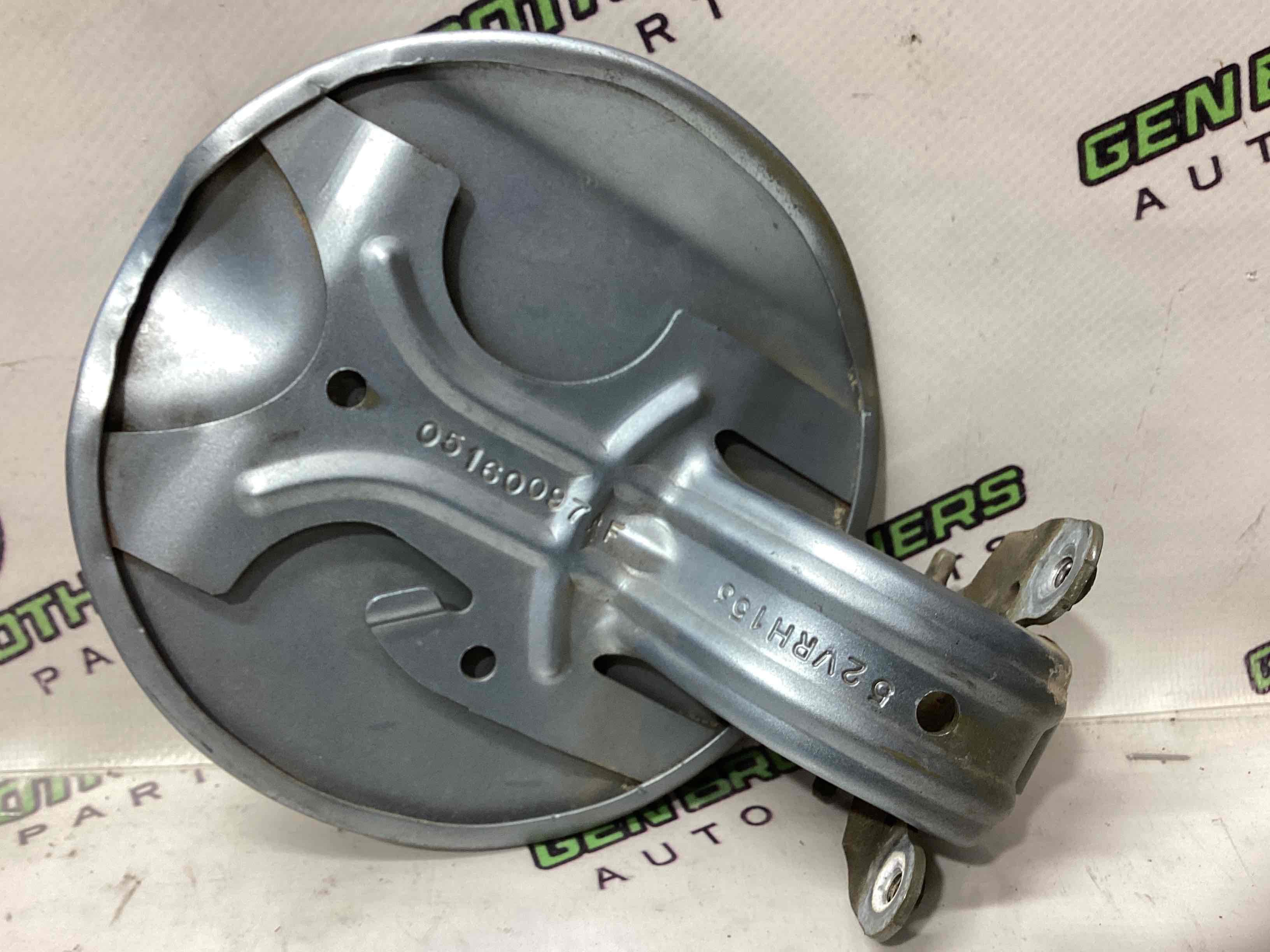 Лючок бензобака