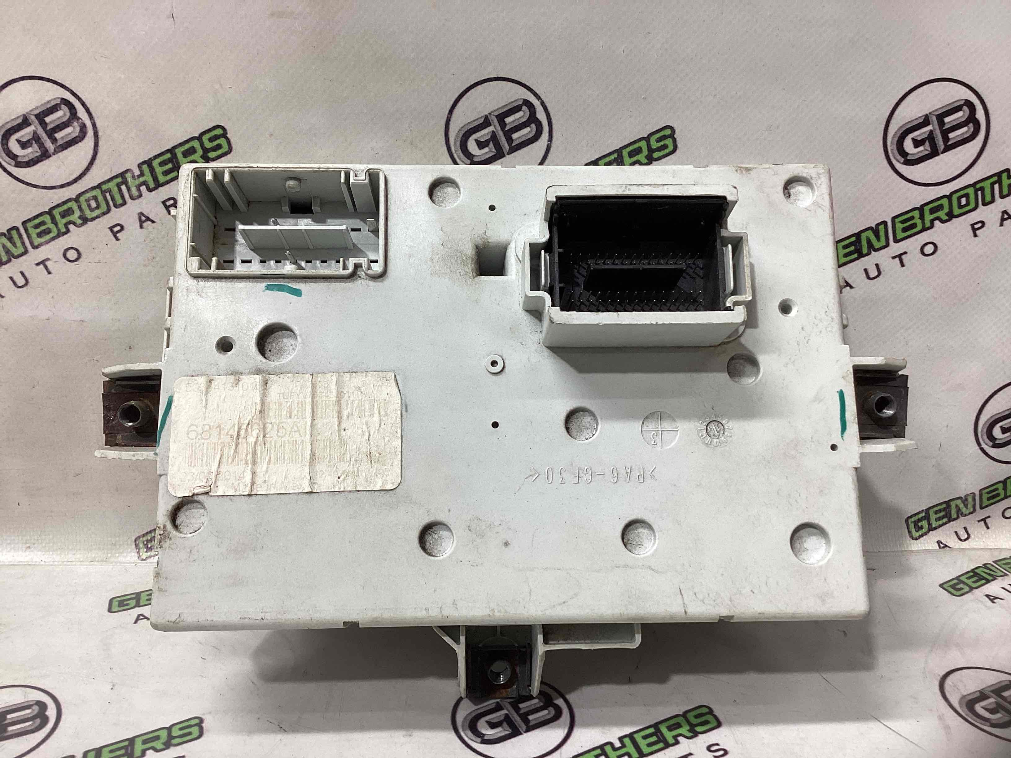 Блок запобіжників (блок реле)