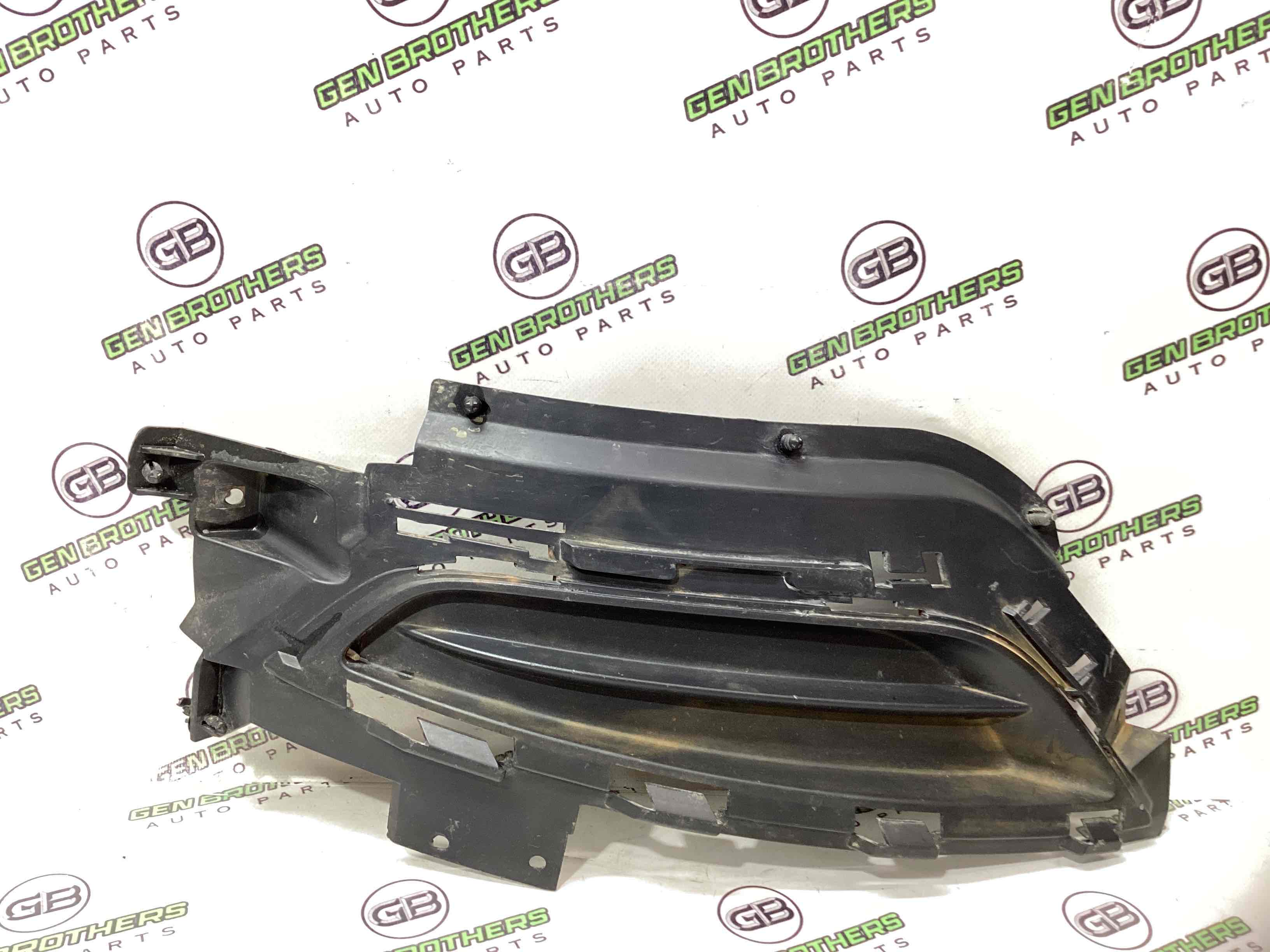 Заглушка, вставка решітка в бампер