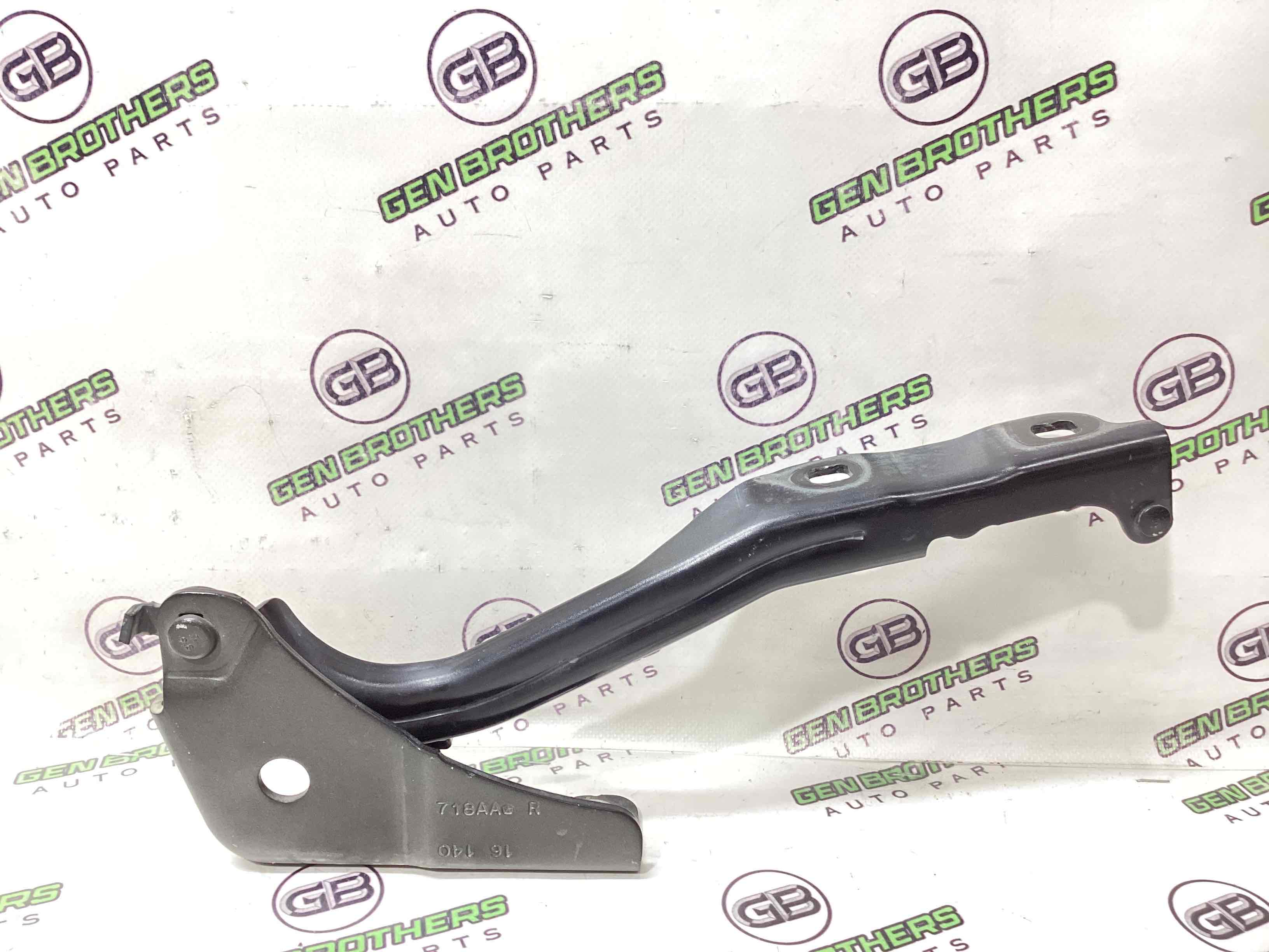 Петля капота, кронштейн капота