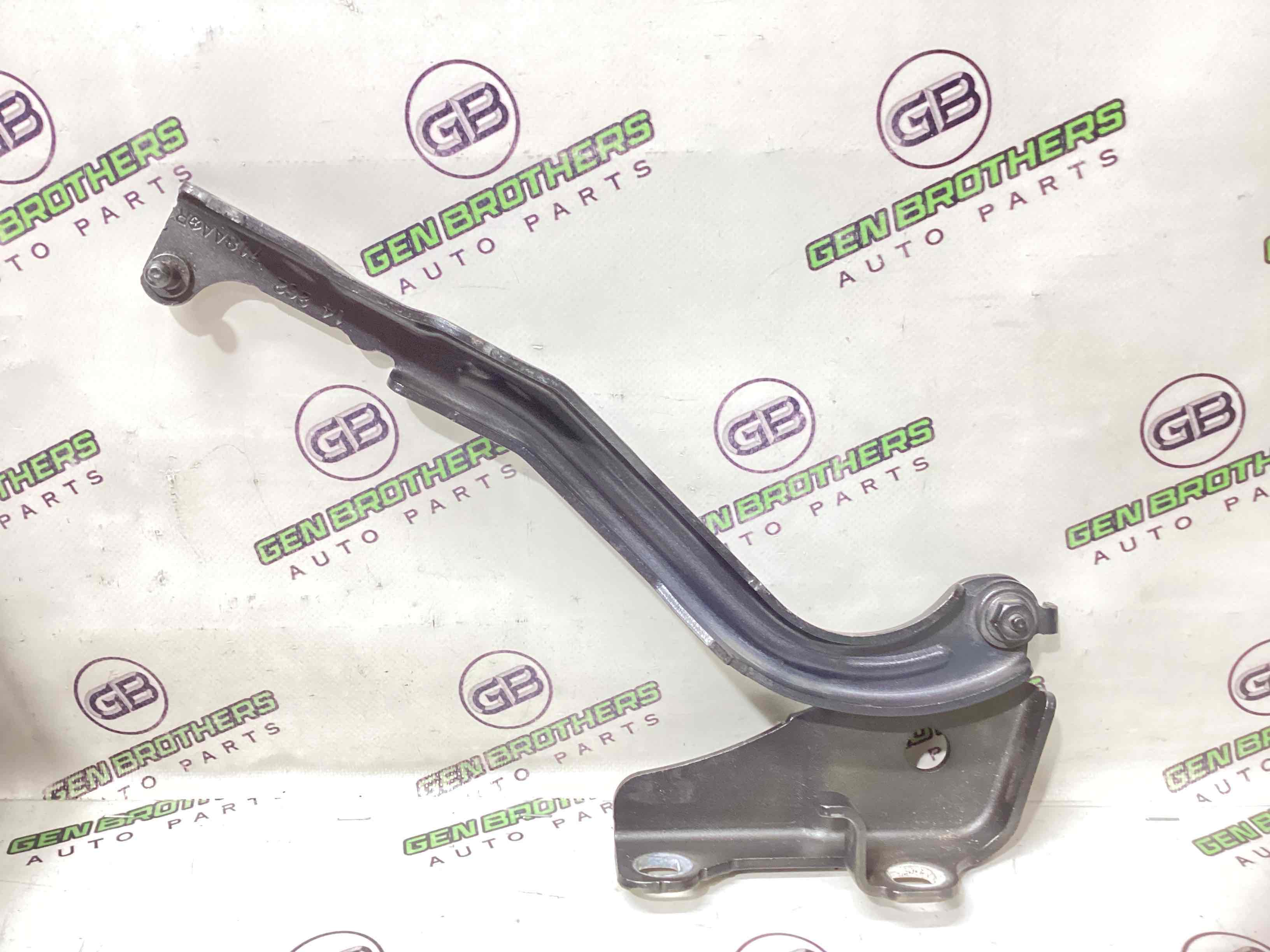 Петля капота, кронштейн капота