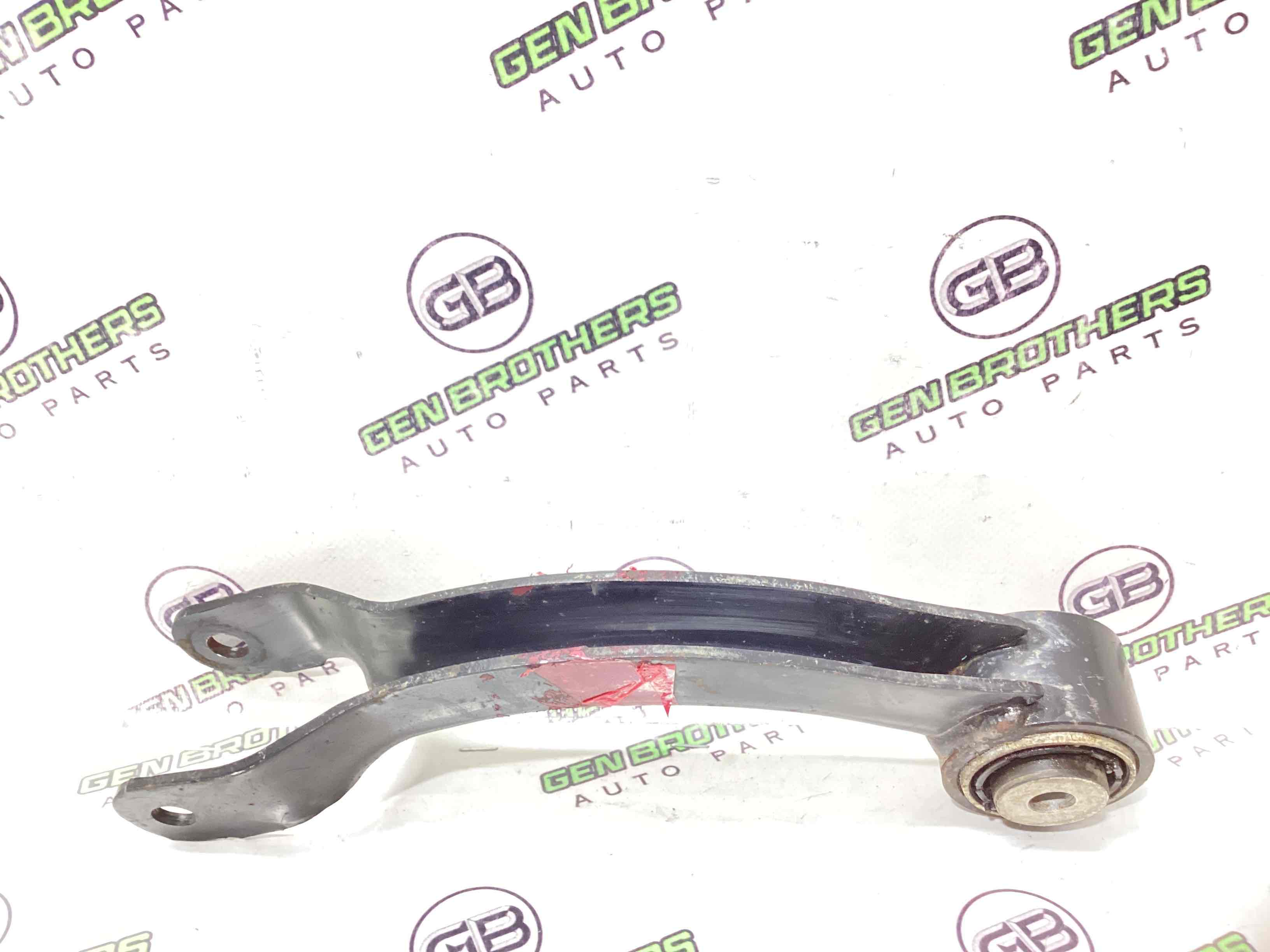 Важіль задній лівий