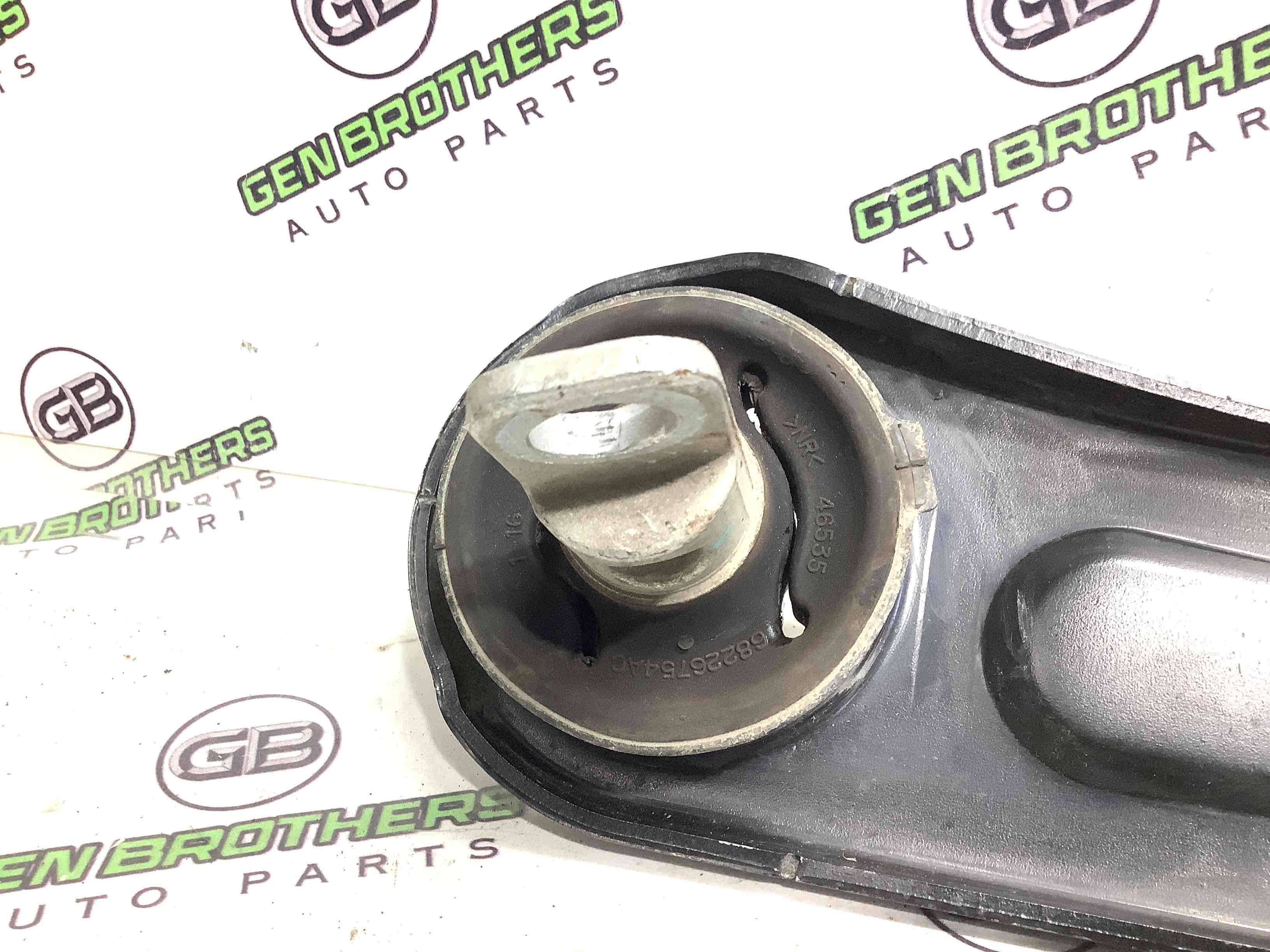 Важіль задній правий