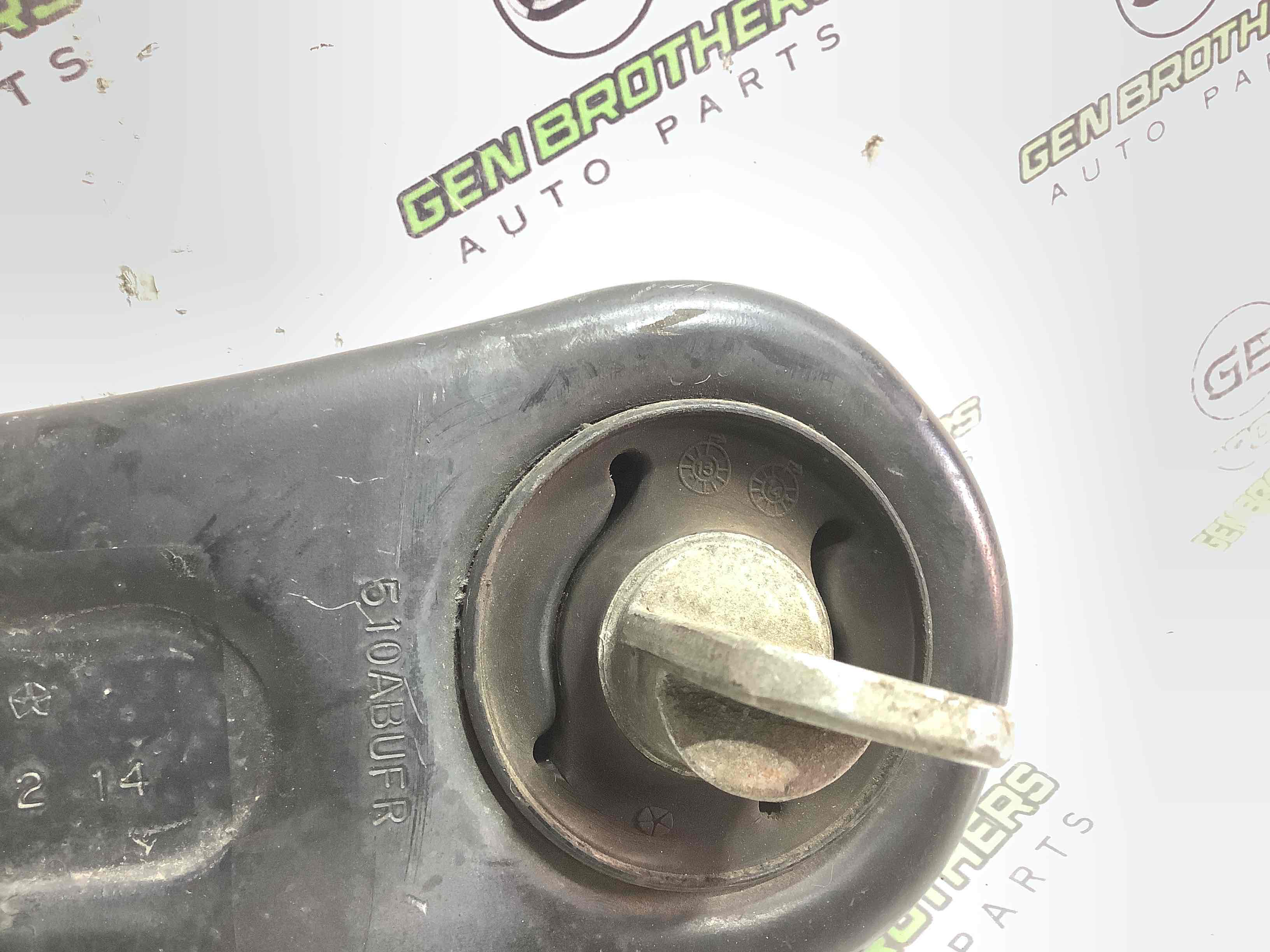 Важіль задній правий