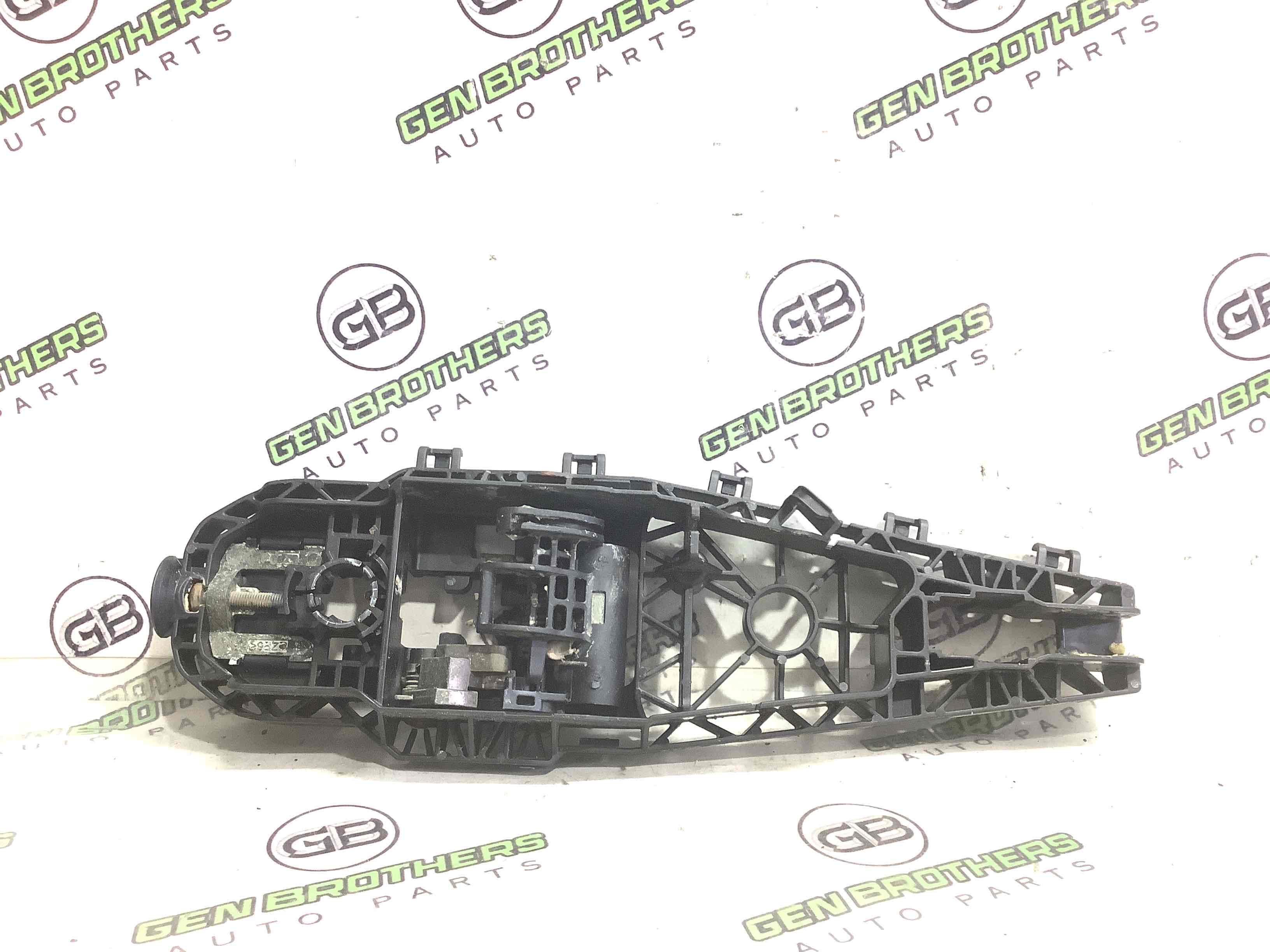 Кронштейн ручки дверей