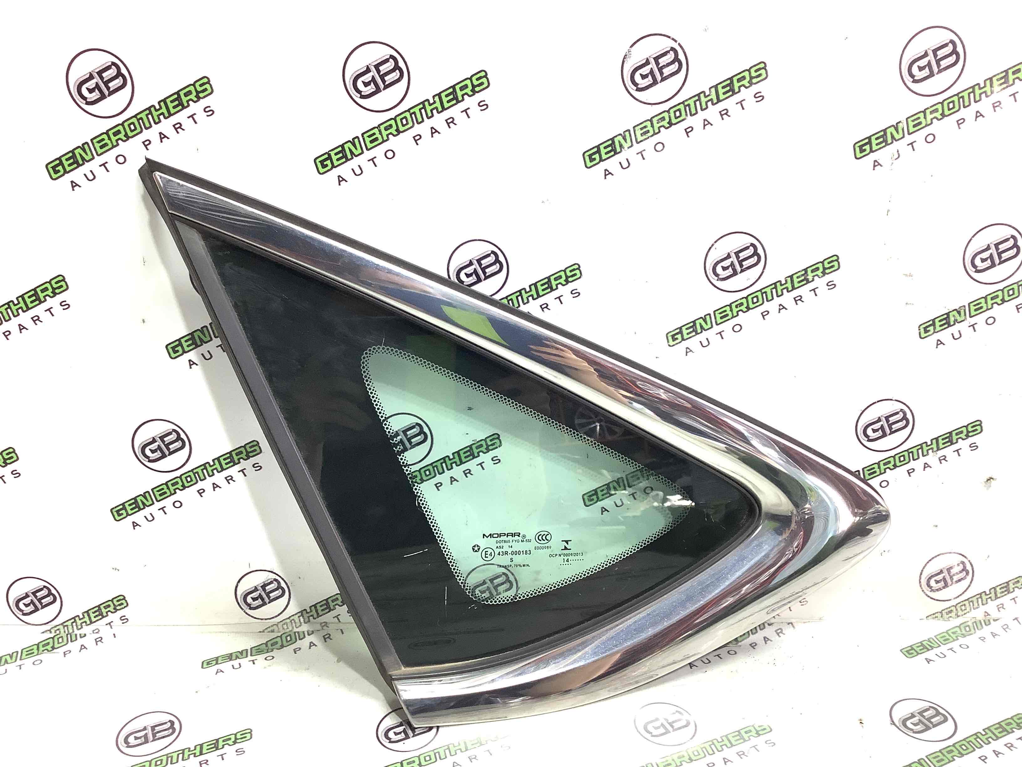 Скло кузовне бічне ліве