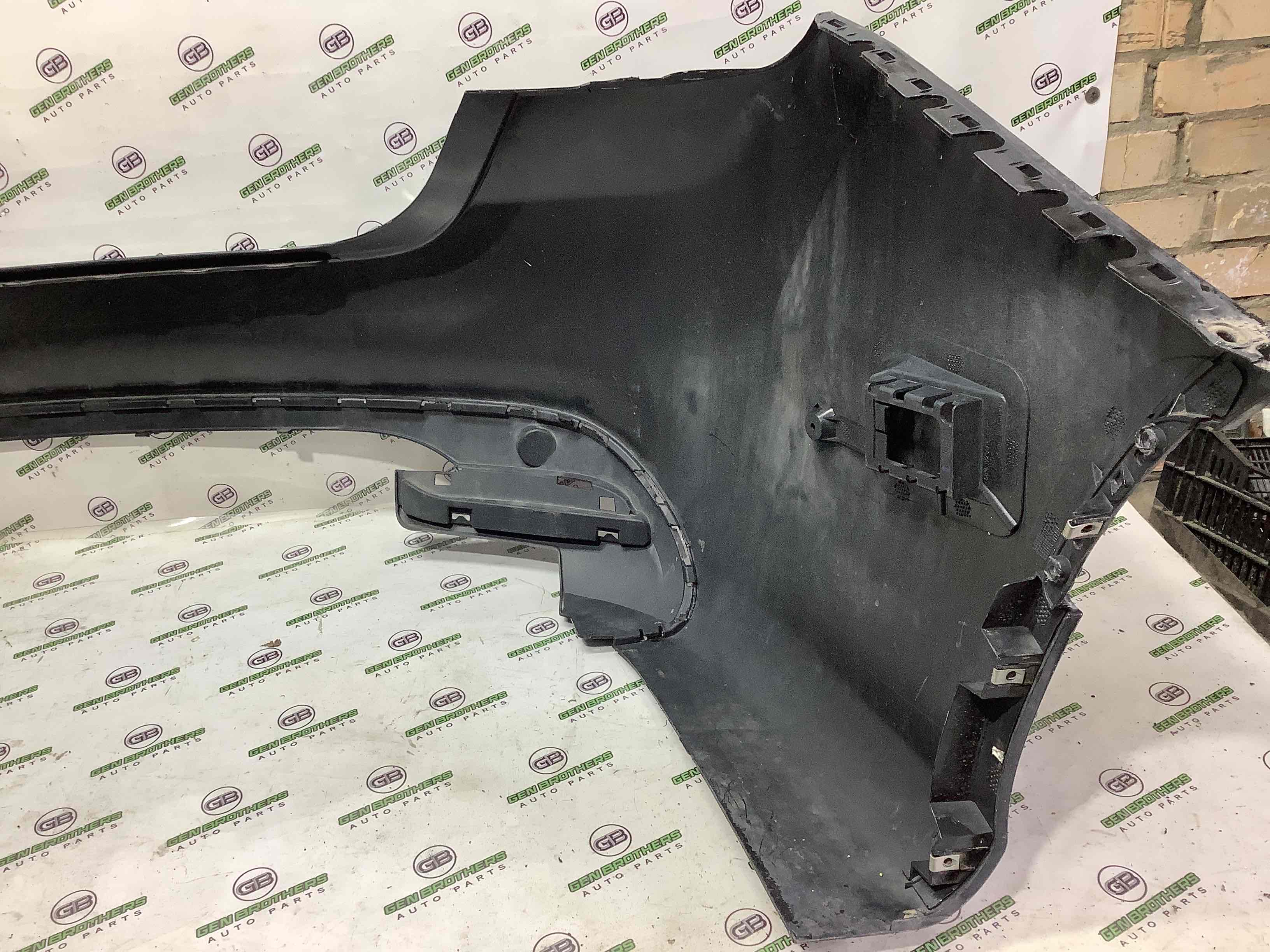 Бампер задній