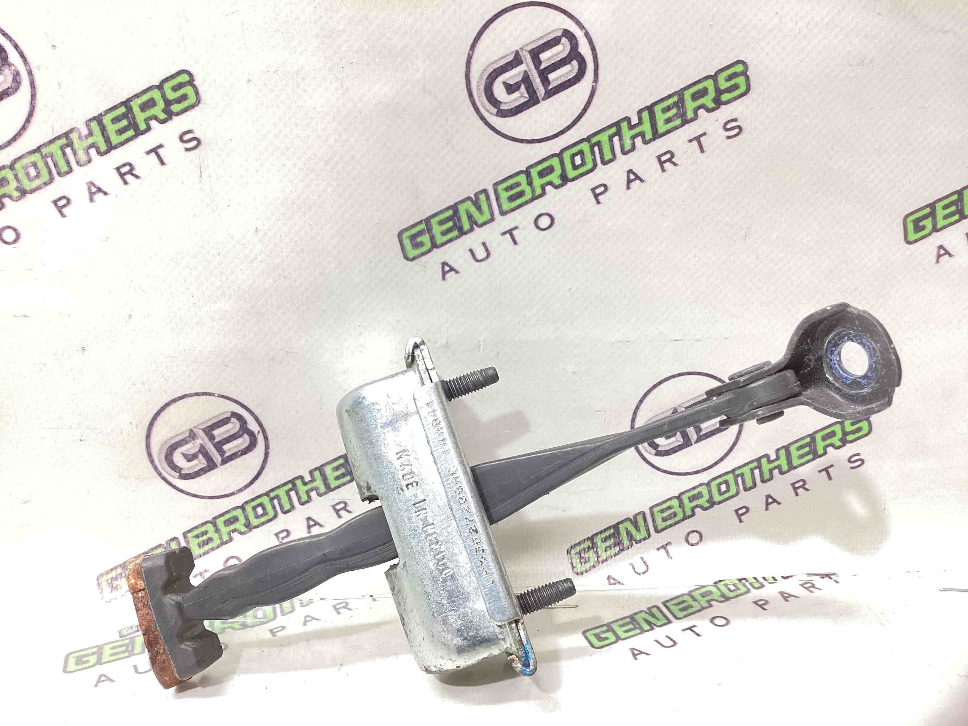 Обмежувач відчинення дверей